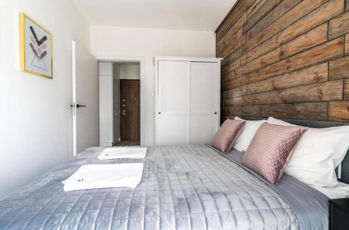 Golden Apartments- Mennica Residence, 1-Bedroom in City Center #306
