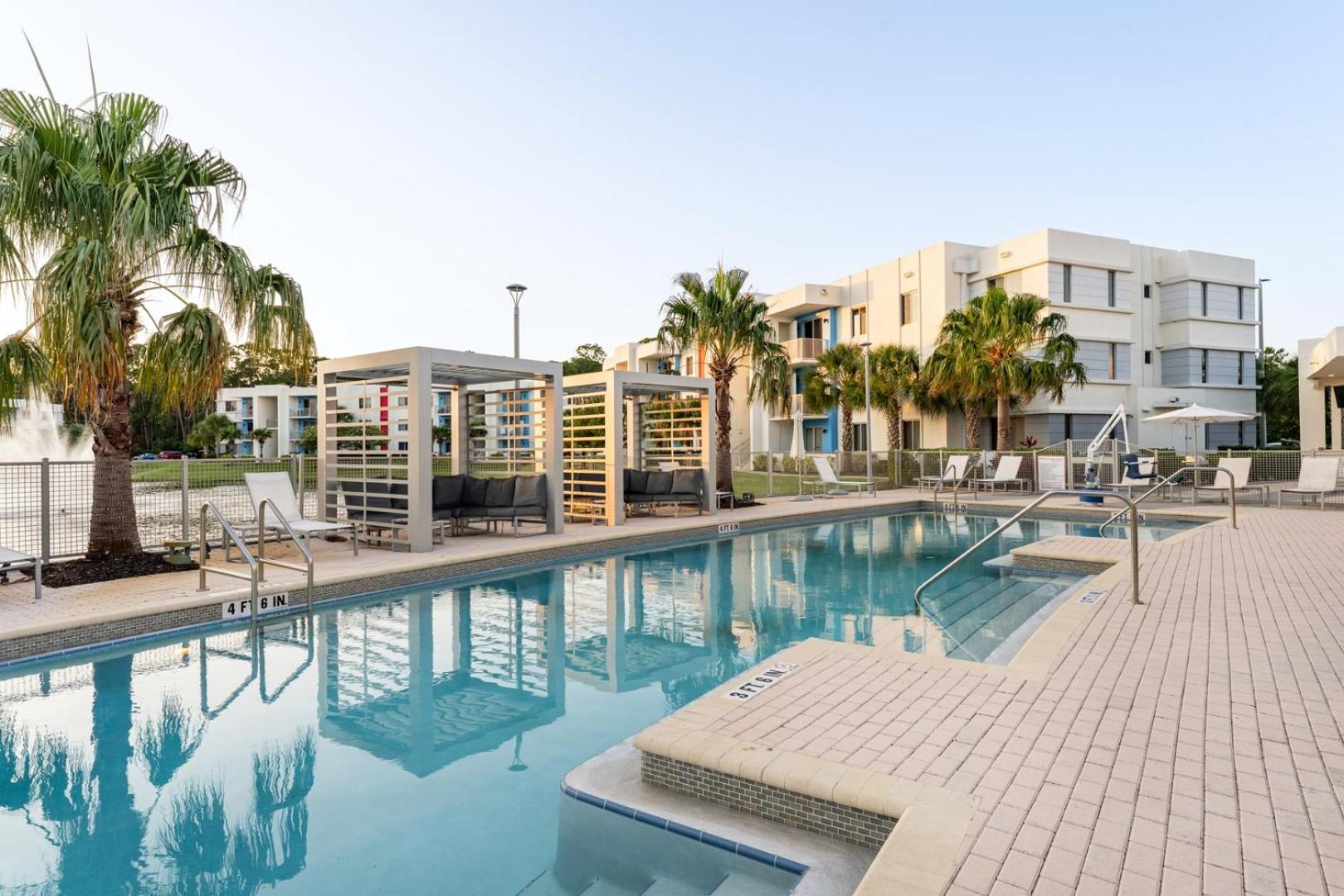 Spacious 3BR | Pool, Gym, Near Beach & Speedway