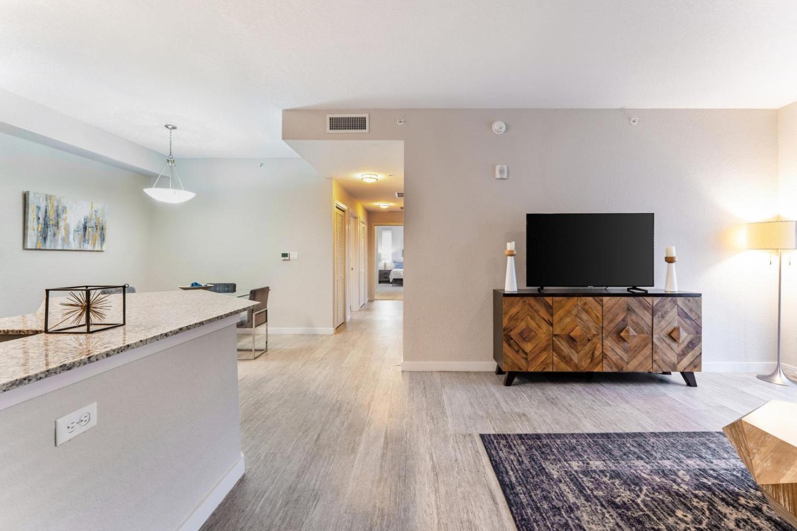 Spacious 3BR | Pool, Gym, Near Beach & Speedway