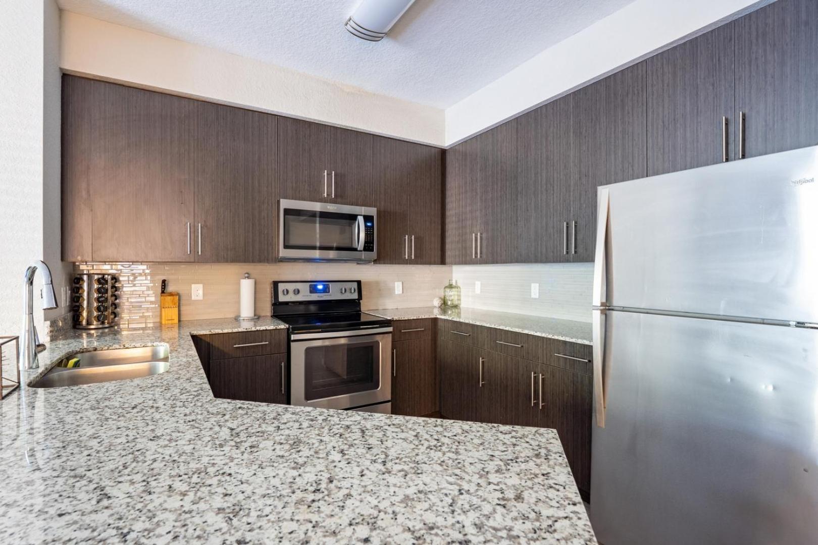 Spacious 3BR | Pool, Gym, Near Beach & Speedway