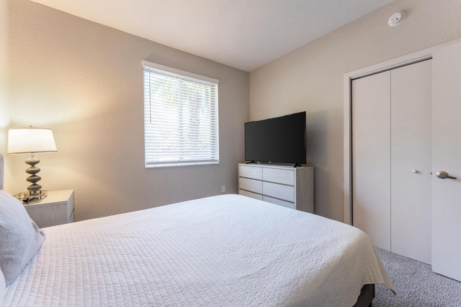 Spacious 3BR | Pool, Gym, Near Beach & Speedway