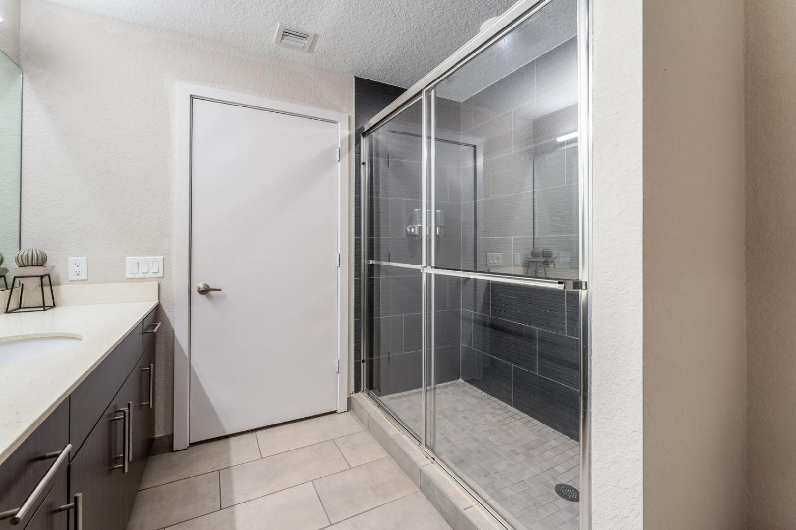 Spacious 3BR | Pool, Gym, Near Beach & Speedway
