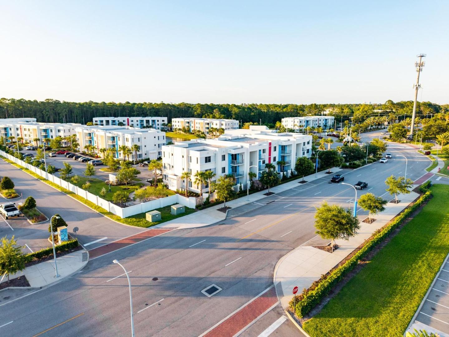 Spacious 3BR | Pool, Gym, Near Beach & Speedway