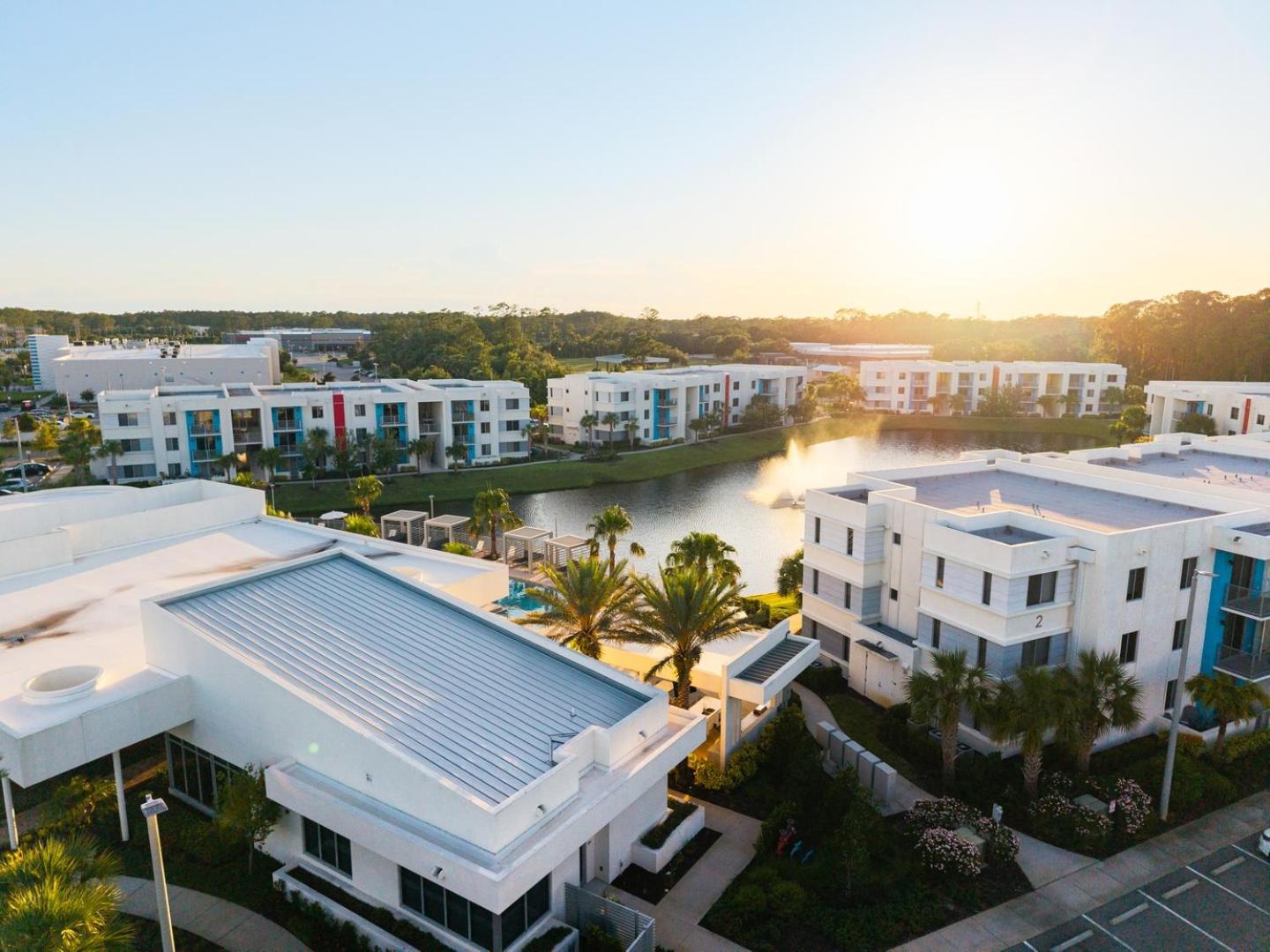 Spacious 3BR | Pool, Gym, Near Beach & Speedway
