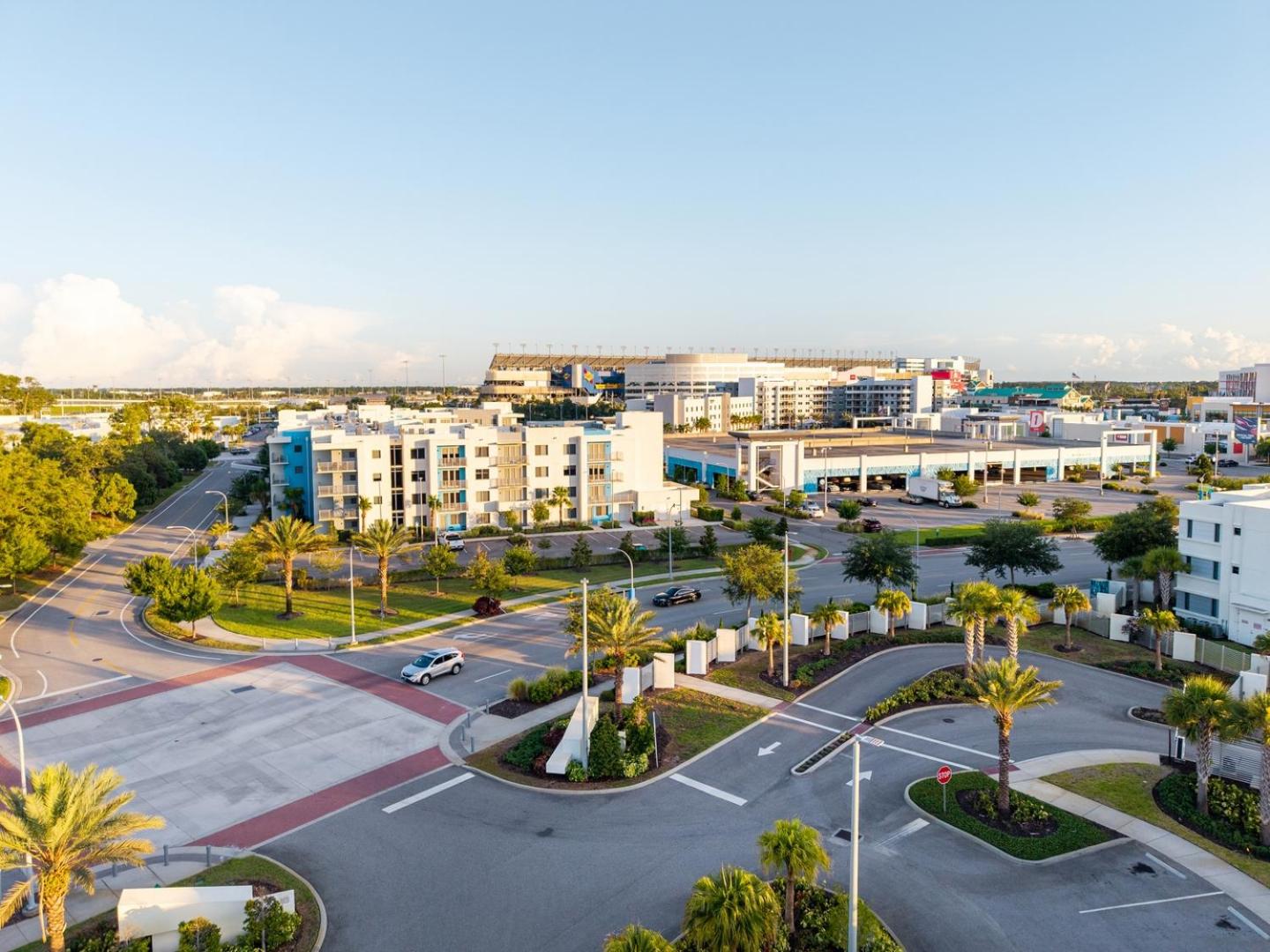 Spacious 3BR | Pool, Gym, Near Beach & Speedway
