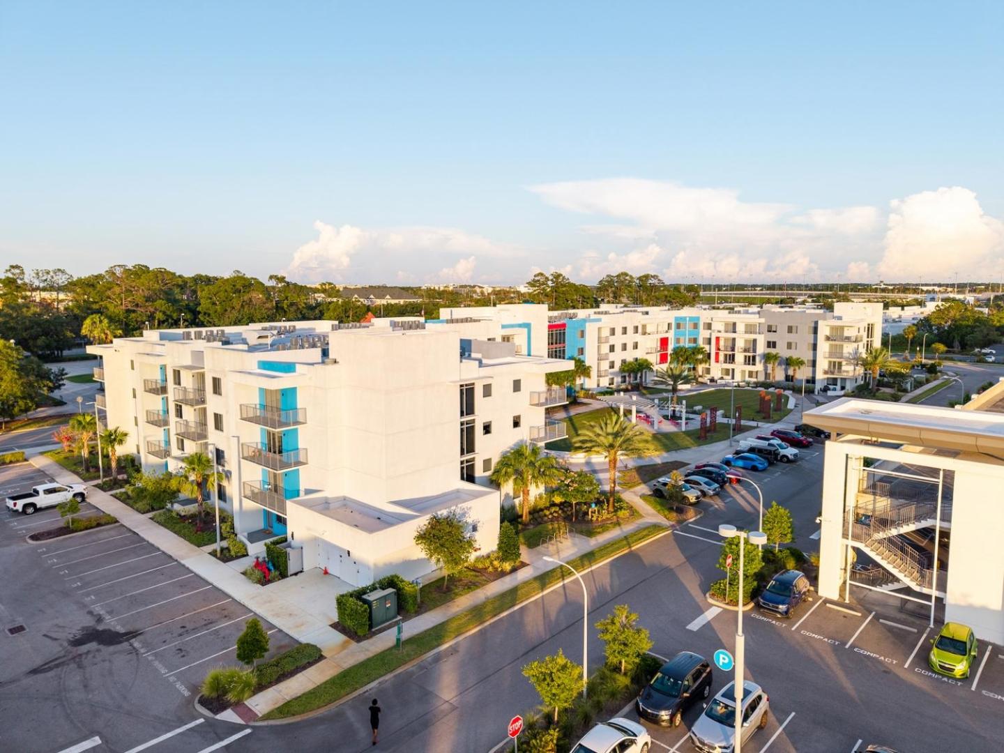 Spacious 3BR | Pool, Gym, Near Beach & Speedway