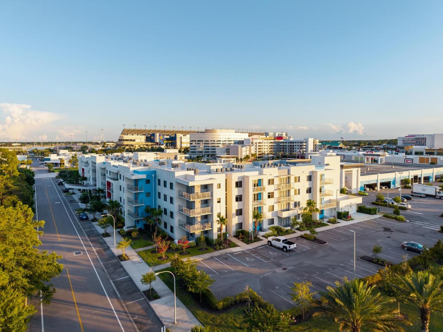 Spacious 3BR | Pool, Gym, Near Beach & Speedway