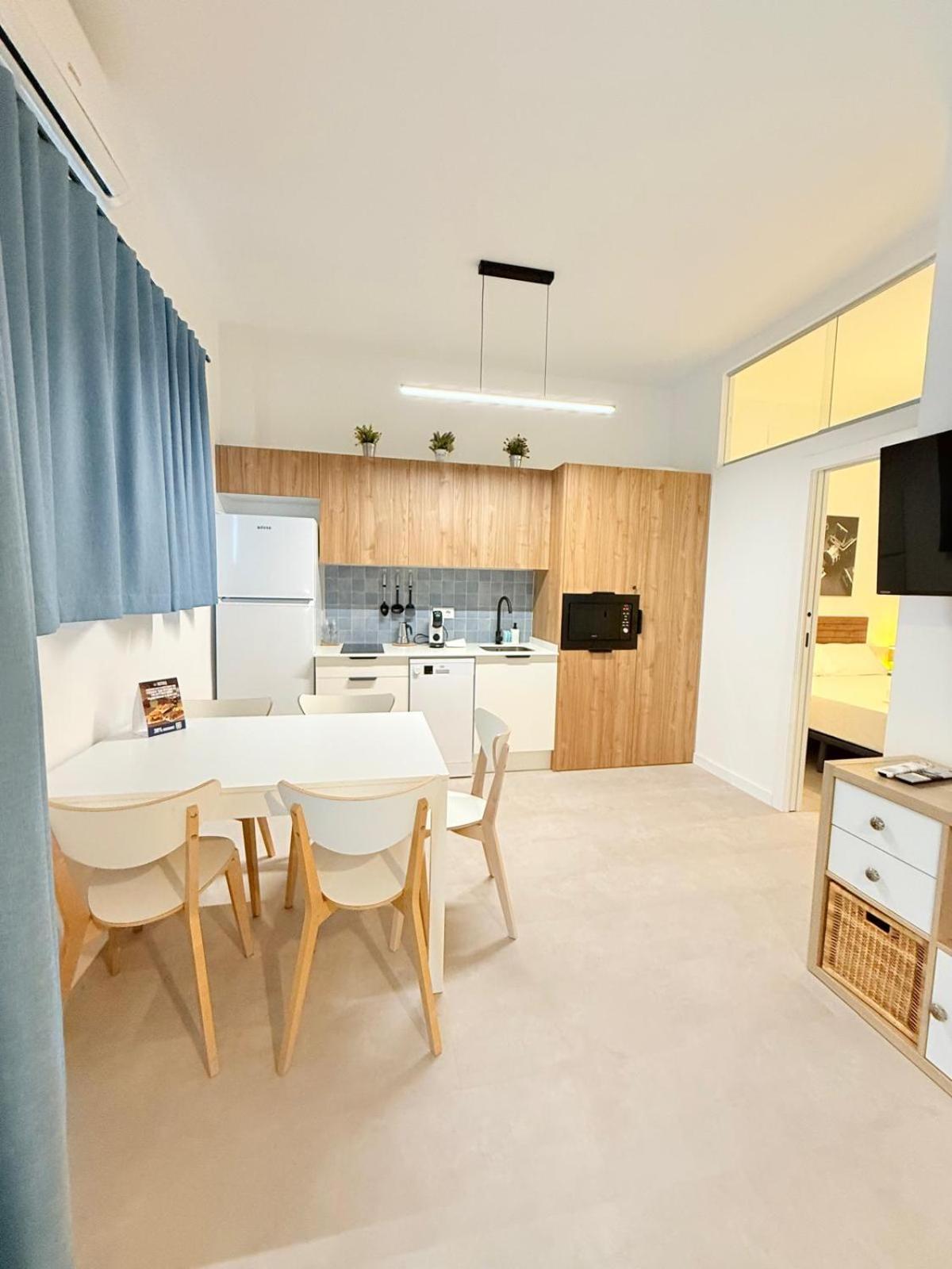 Travel Habitat Oceanografic Suites