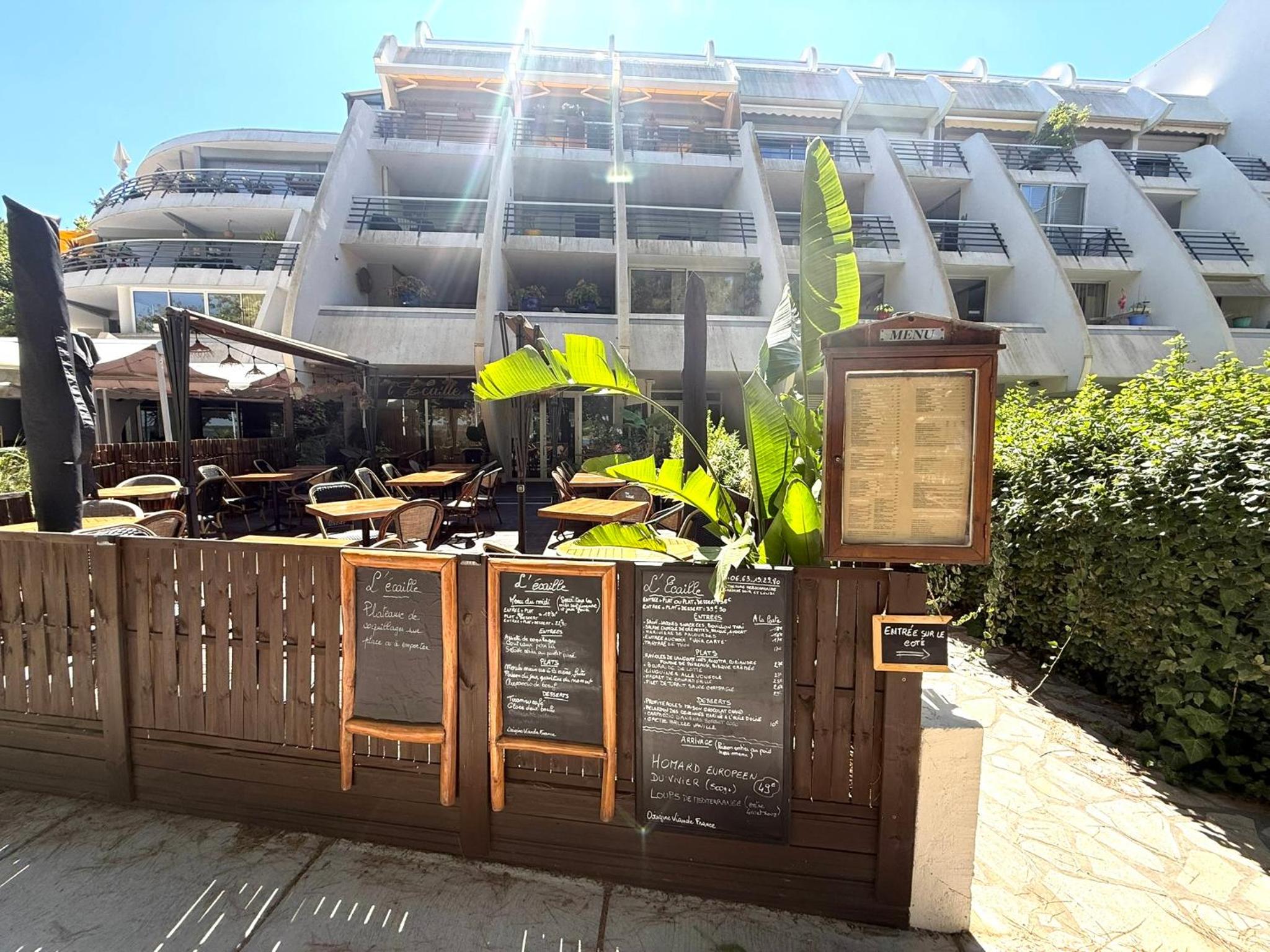 Studio 4pers La Grande Motte Ponant, Vue exceptionnelle lac, double terrasse, Parking, base nautique, golf & plage à pied, draps & serviettes fournis - 2èm
