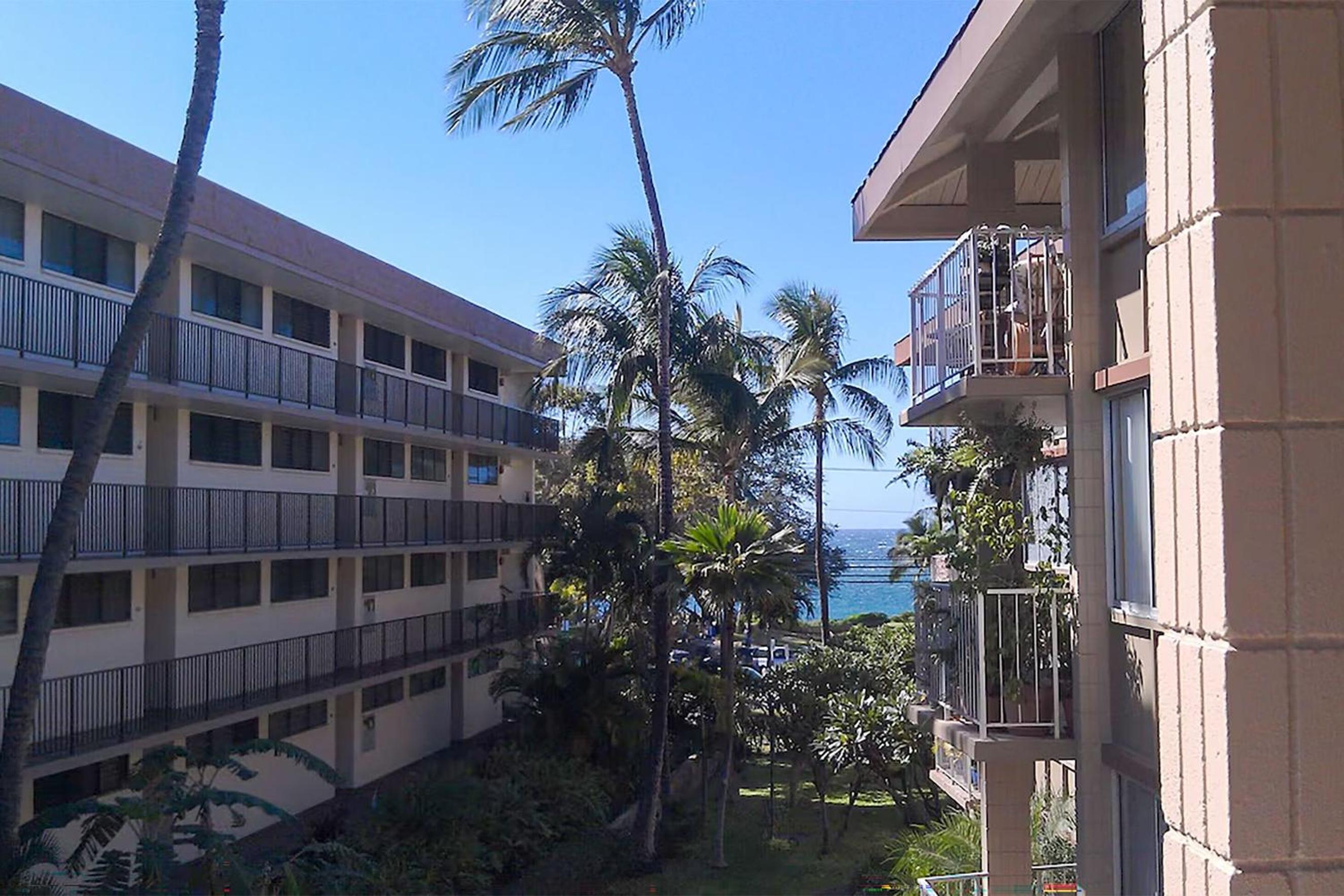 Haleakala Shores A-308 - Ocean/Mountain Views, Stylish 2br/2ba, Lanai, AC, Wi-Fi