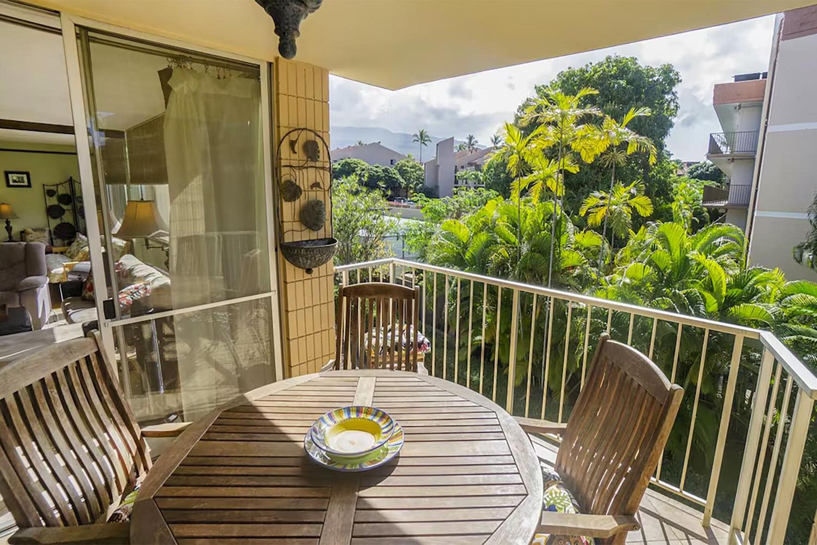 Haleakala Shores A-308 - Ocean/Mountain Views, Stylish 2br/2ba, Lanai, AC, Wi-Fi