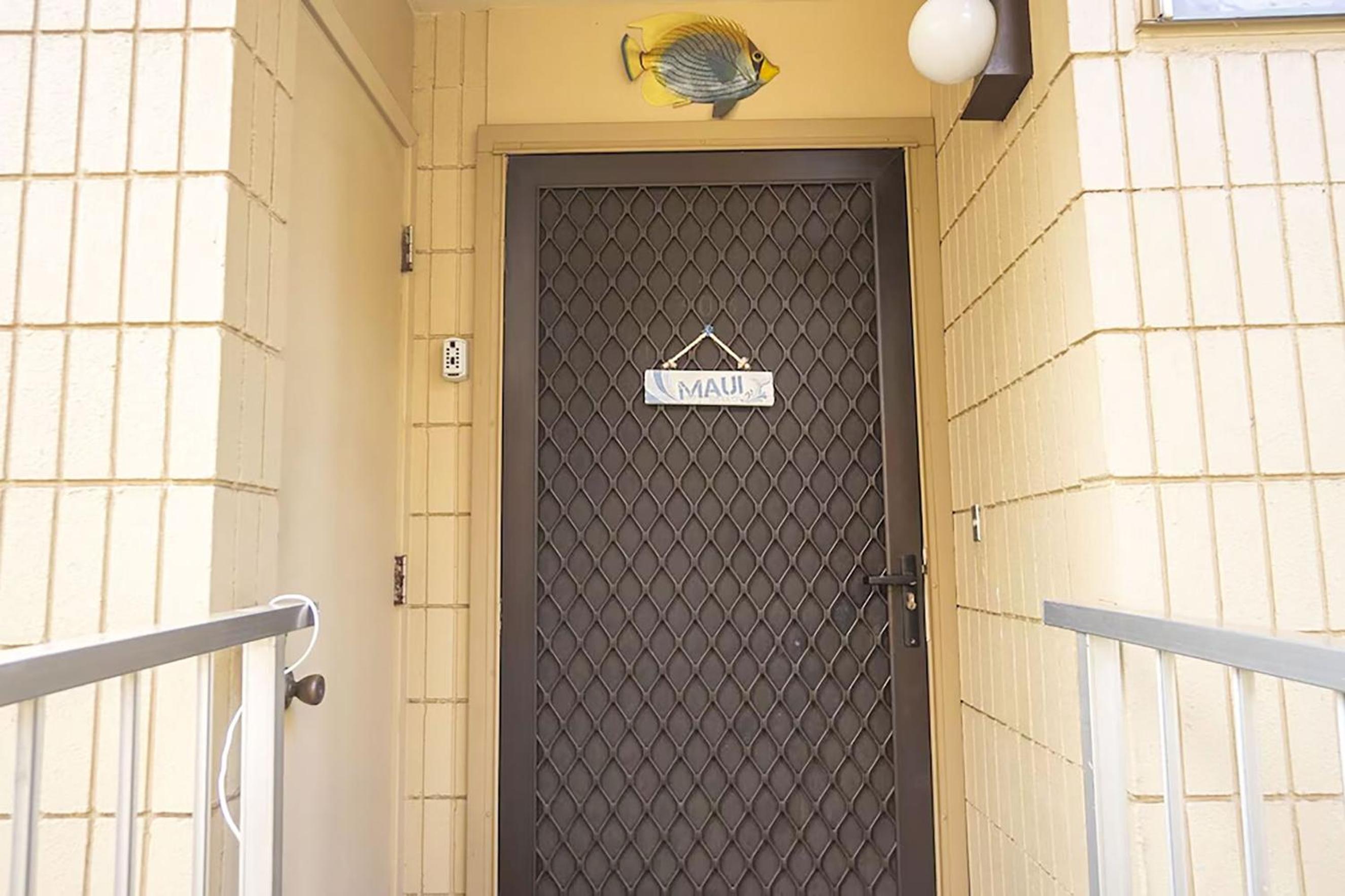 Haleakala Shores A-308 - Ocean/Mountain Views, Stylish 2br/2ba, Lanai, AC, Wi-Fi
