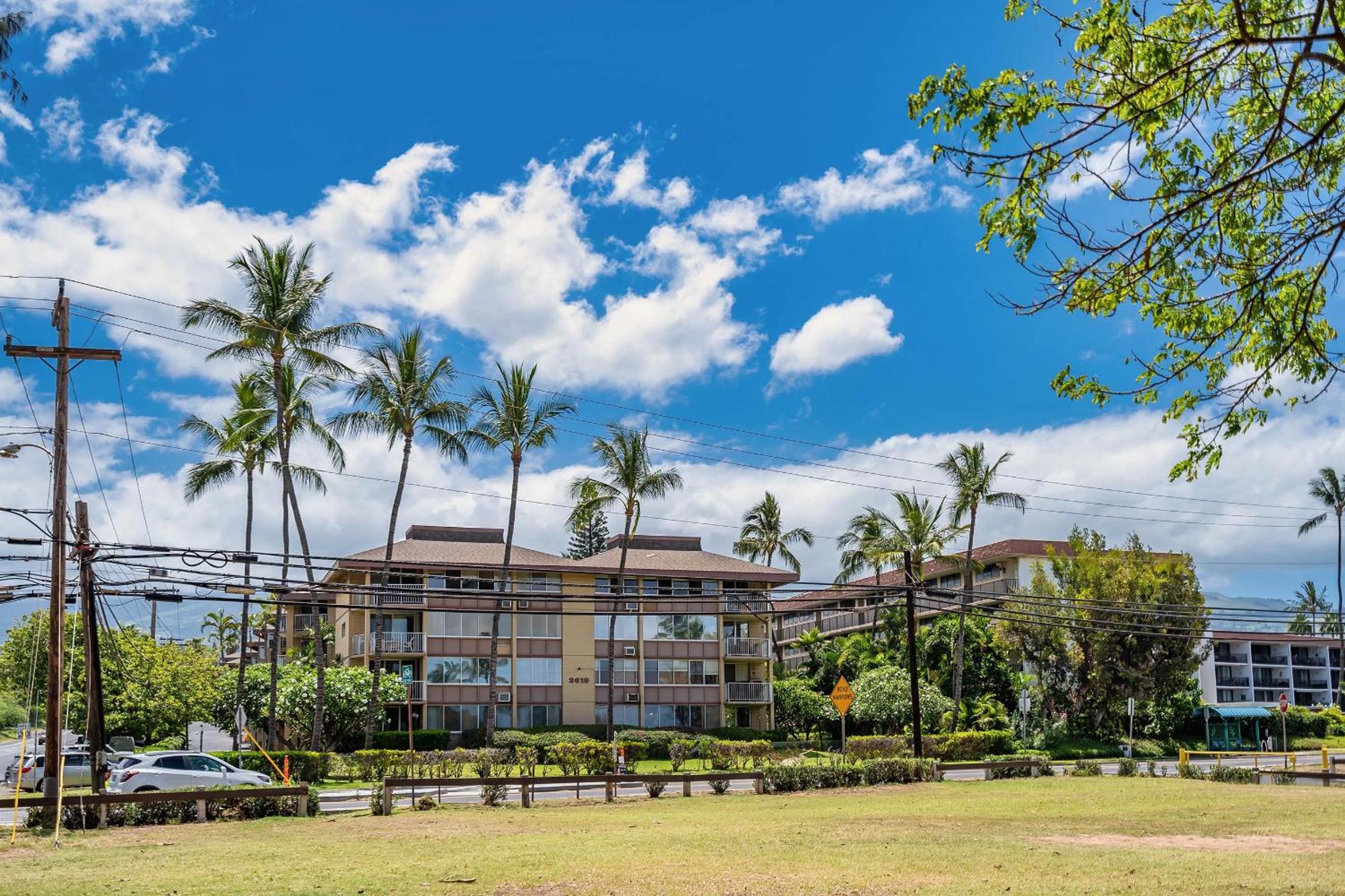 Haleakala Shores A-308 - Ocean/Mountain Views, Stylish 2br/2ba, Lanai, AC, Wi-Fi