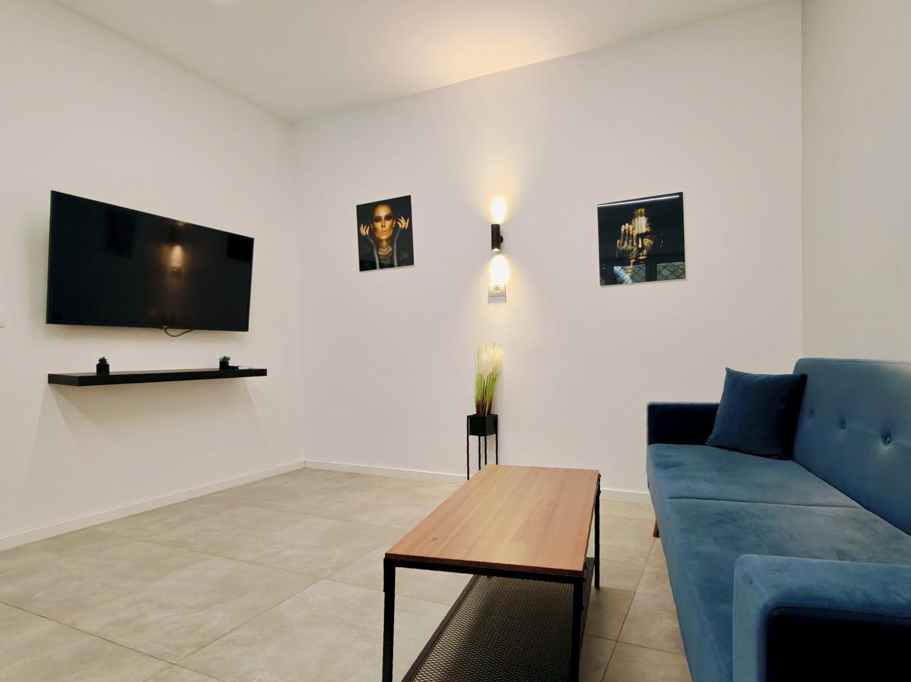 Old Town Apartments Brătianu - City Center Stay