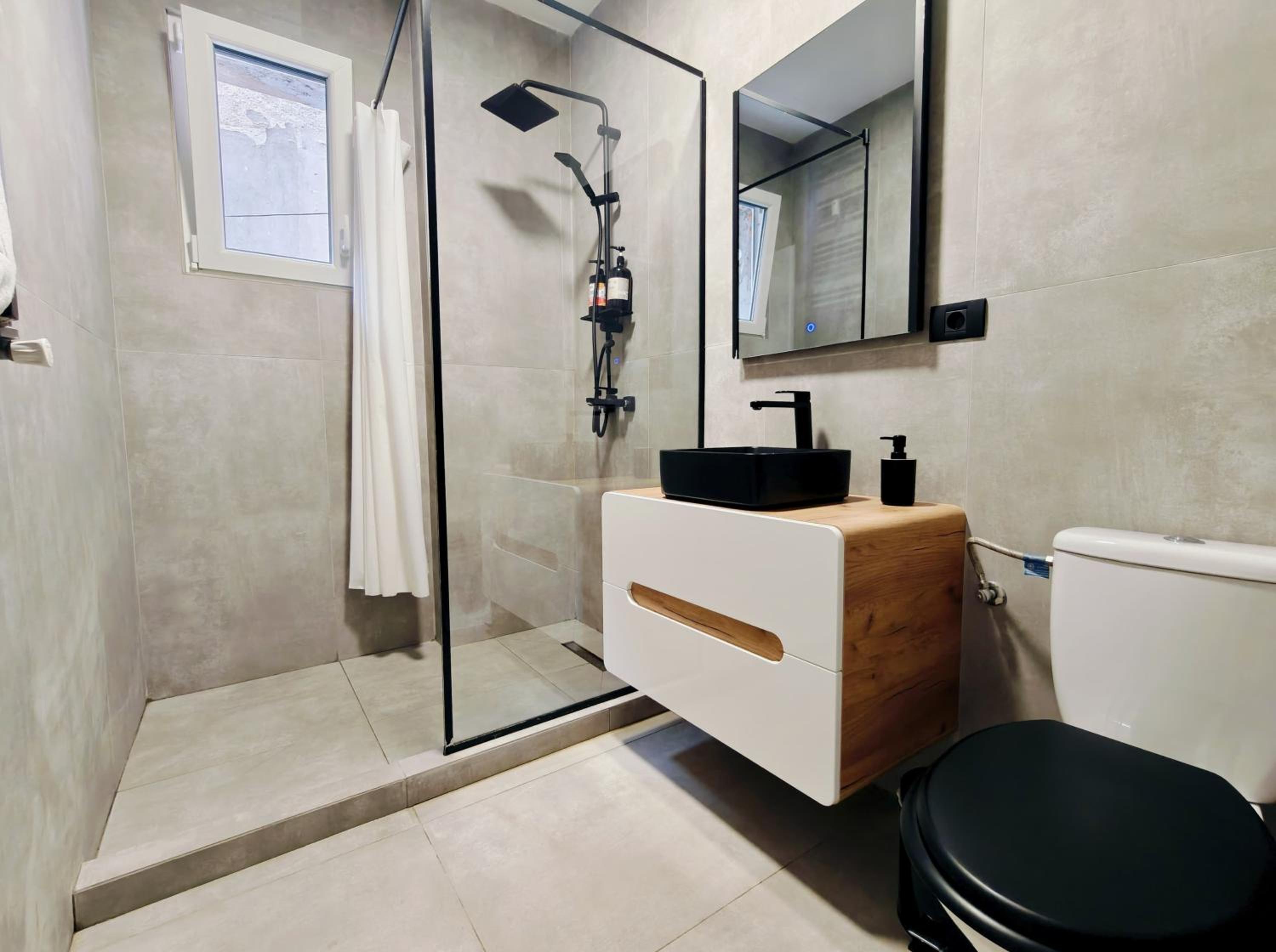 Old Town Apartments Brătianu - City Center Stay