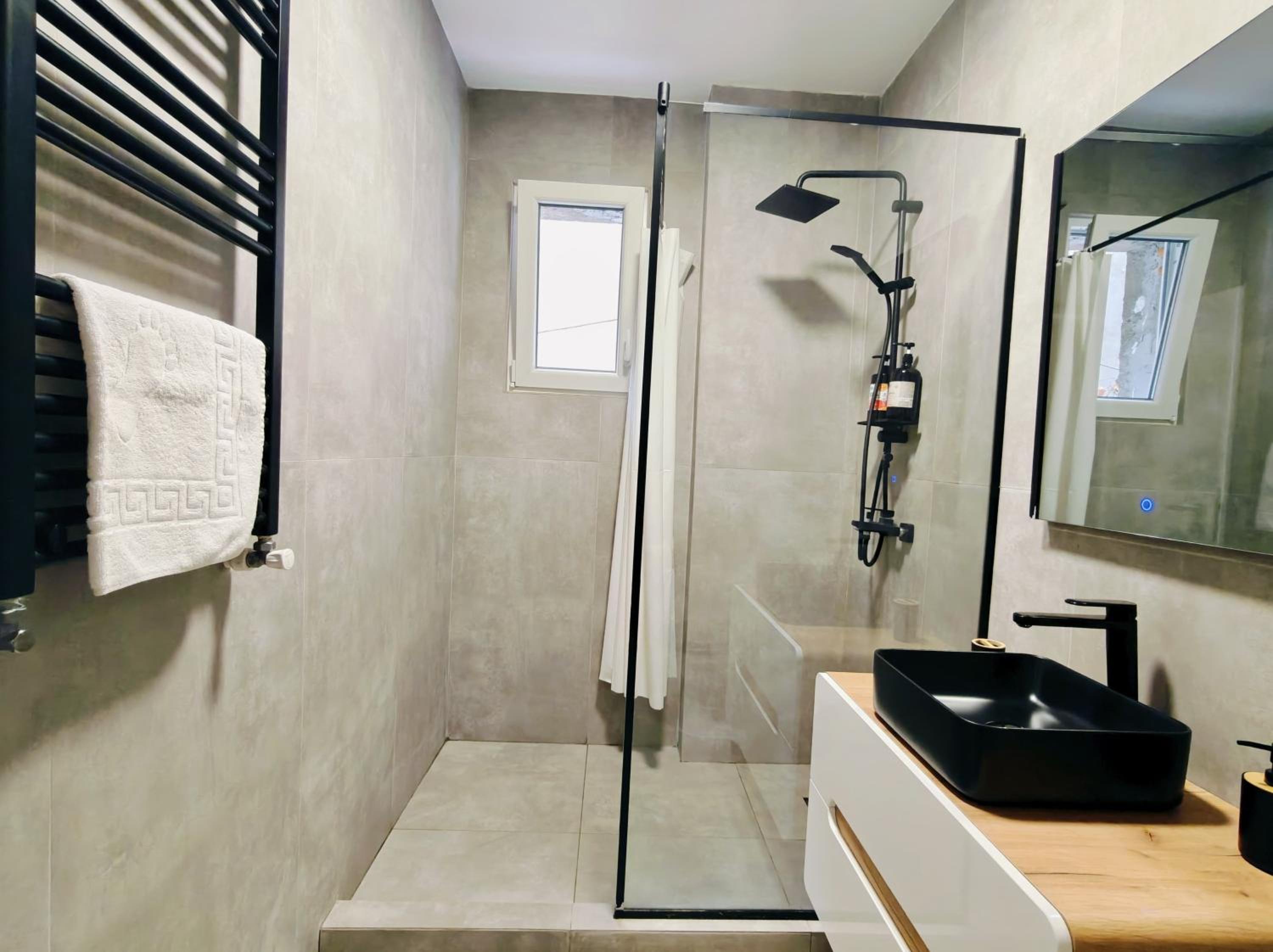 Old Town Apartments Brătianu - City Center Stay