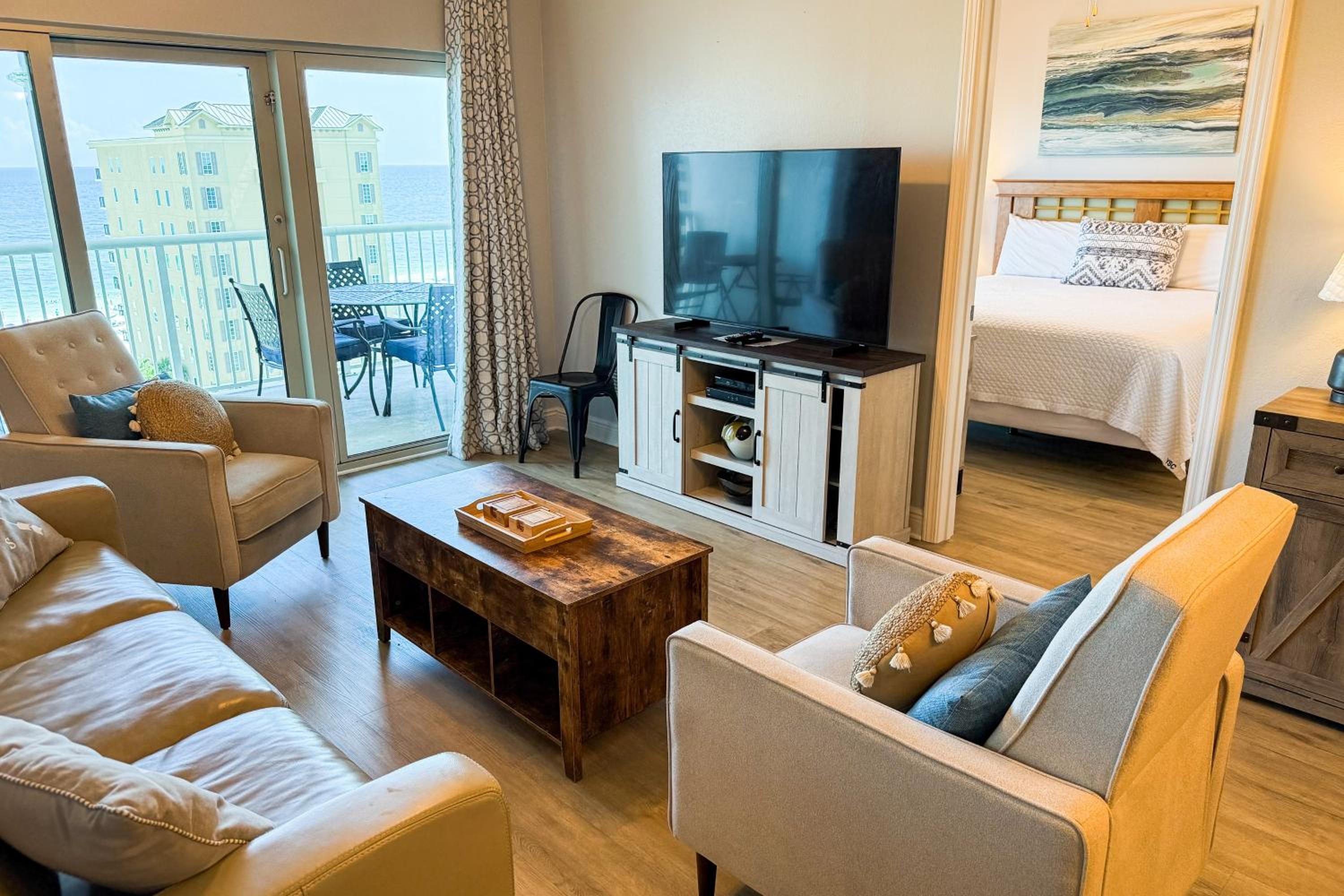 Walk to Beach Gulf Shores Getaway with Pool Access!