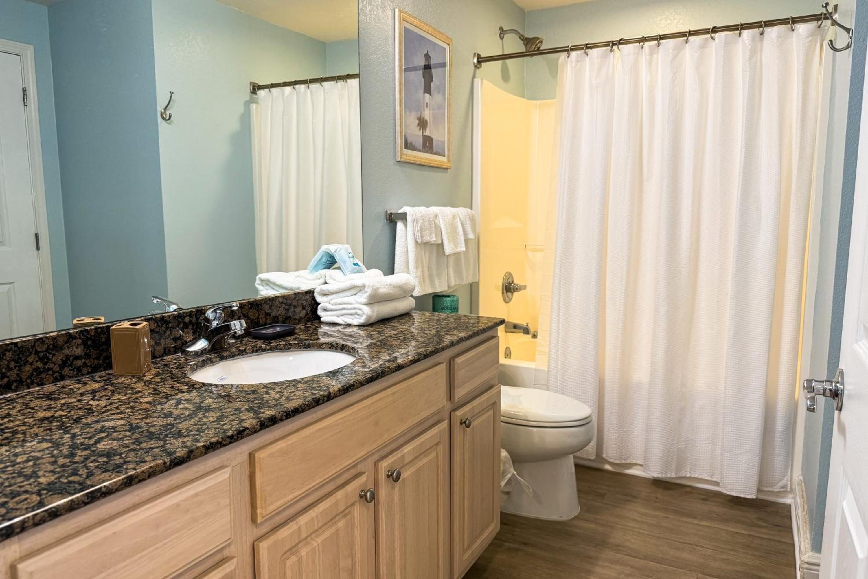 Walk to Beach Gulf Shores Getaway with Pool Access!