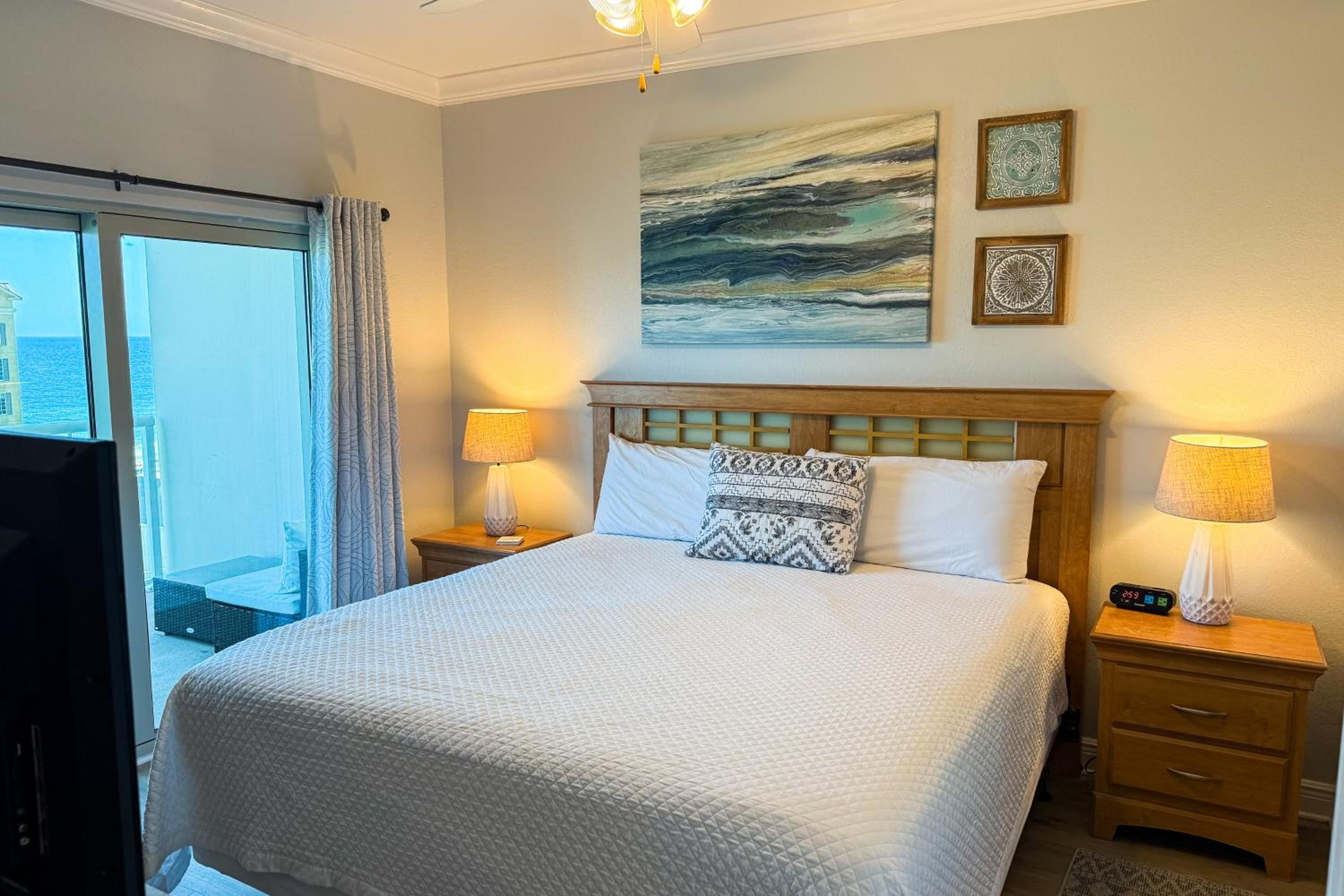 Walk to Beach Gulf Shores Getaway with Pool Access!