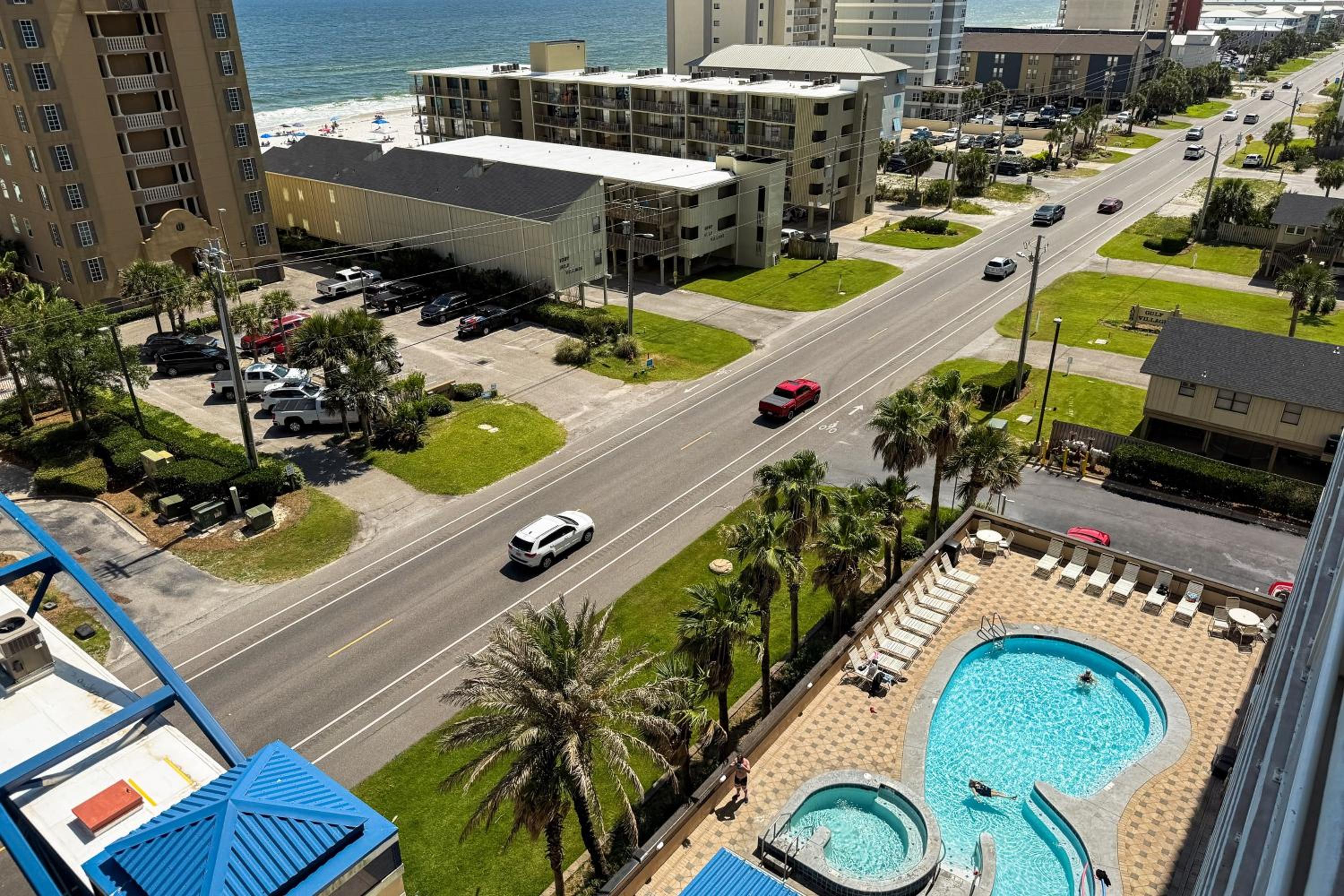 Walk to Beach Gulf Shores Getaway with Pool Access!