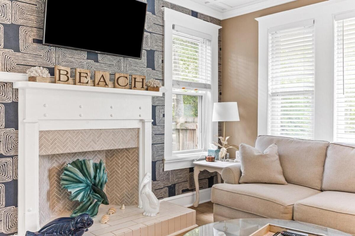 Happy Place- Midtown, Pet-Friendly, close to beach