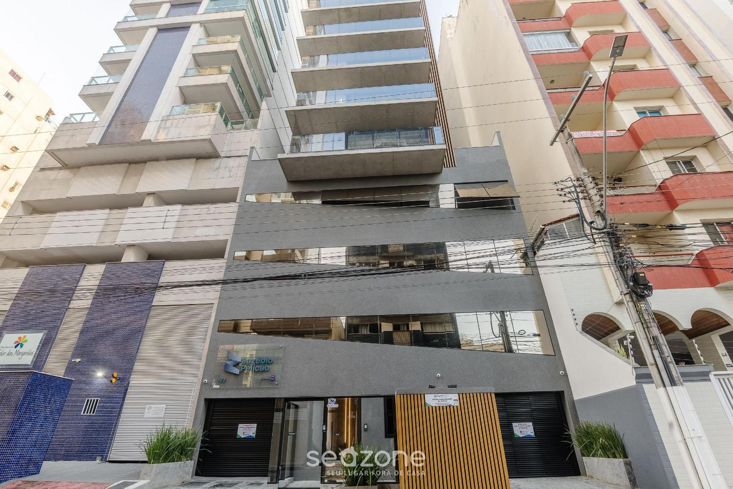Building with New Apartments 300m from the Beach - EEP