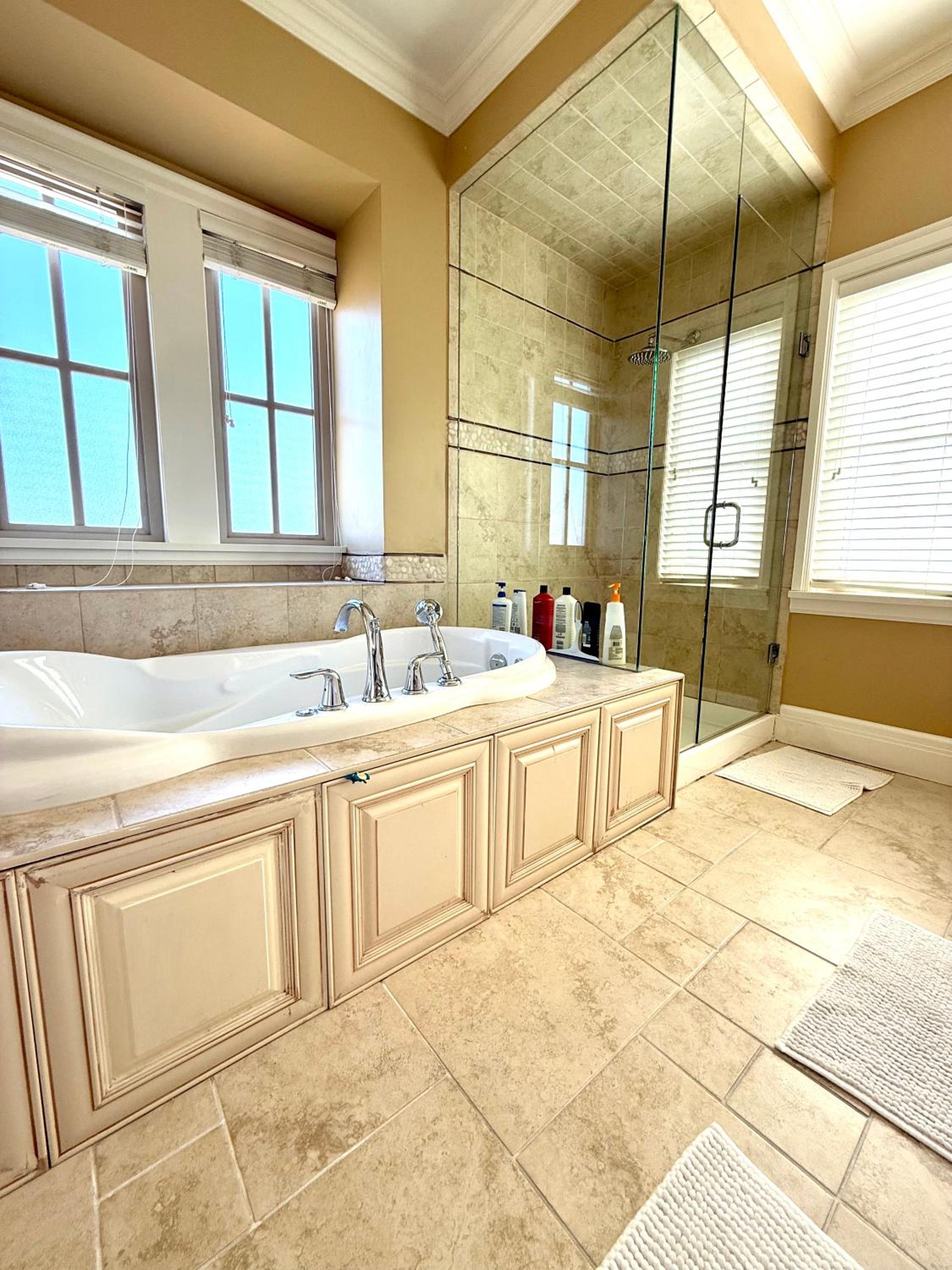 Peaceful Retreat in Arbutus