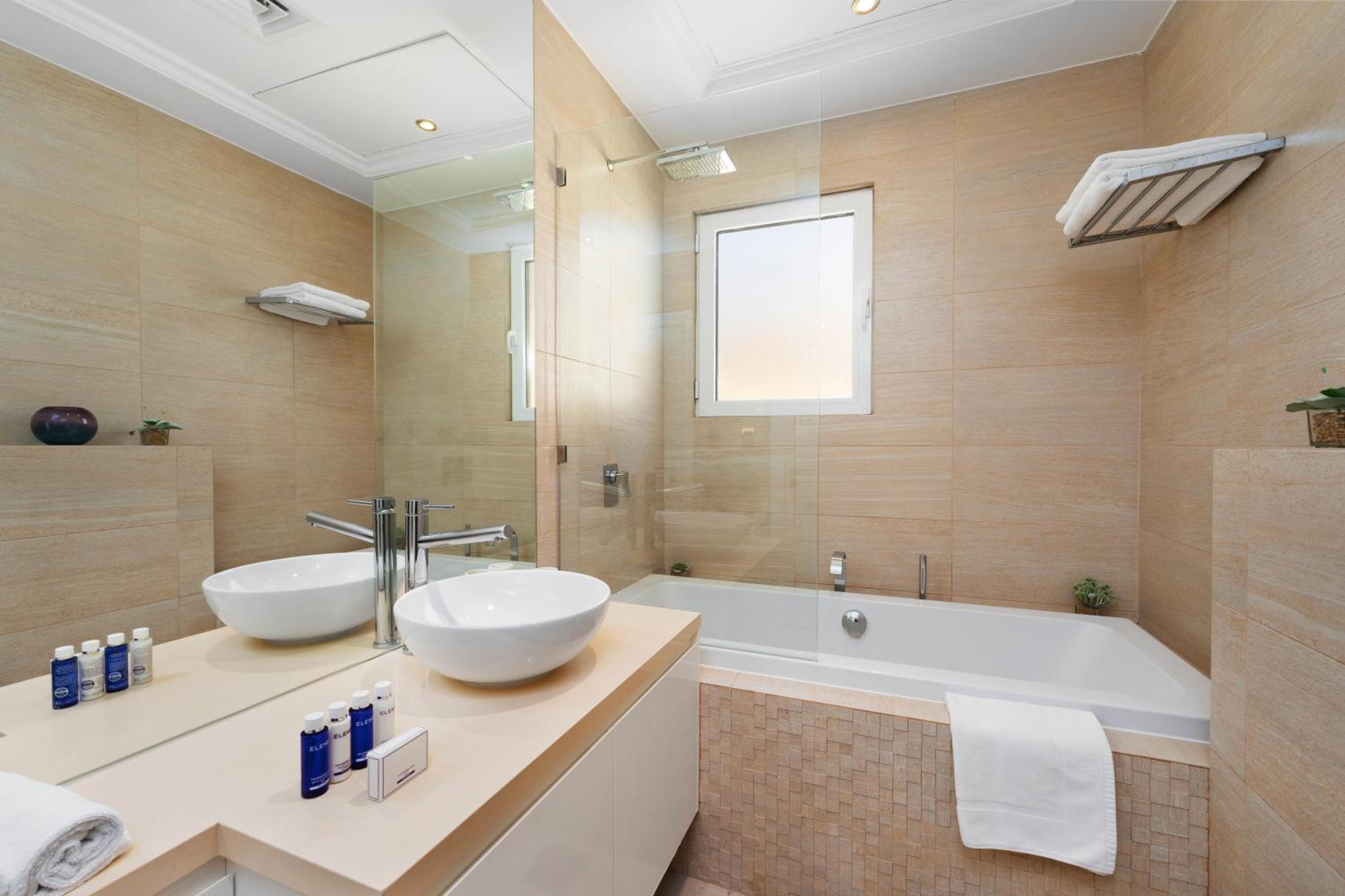 Maison Privee - Ultra-Luxury Villa with Private Pool & Beach on Palm