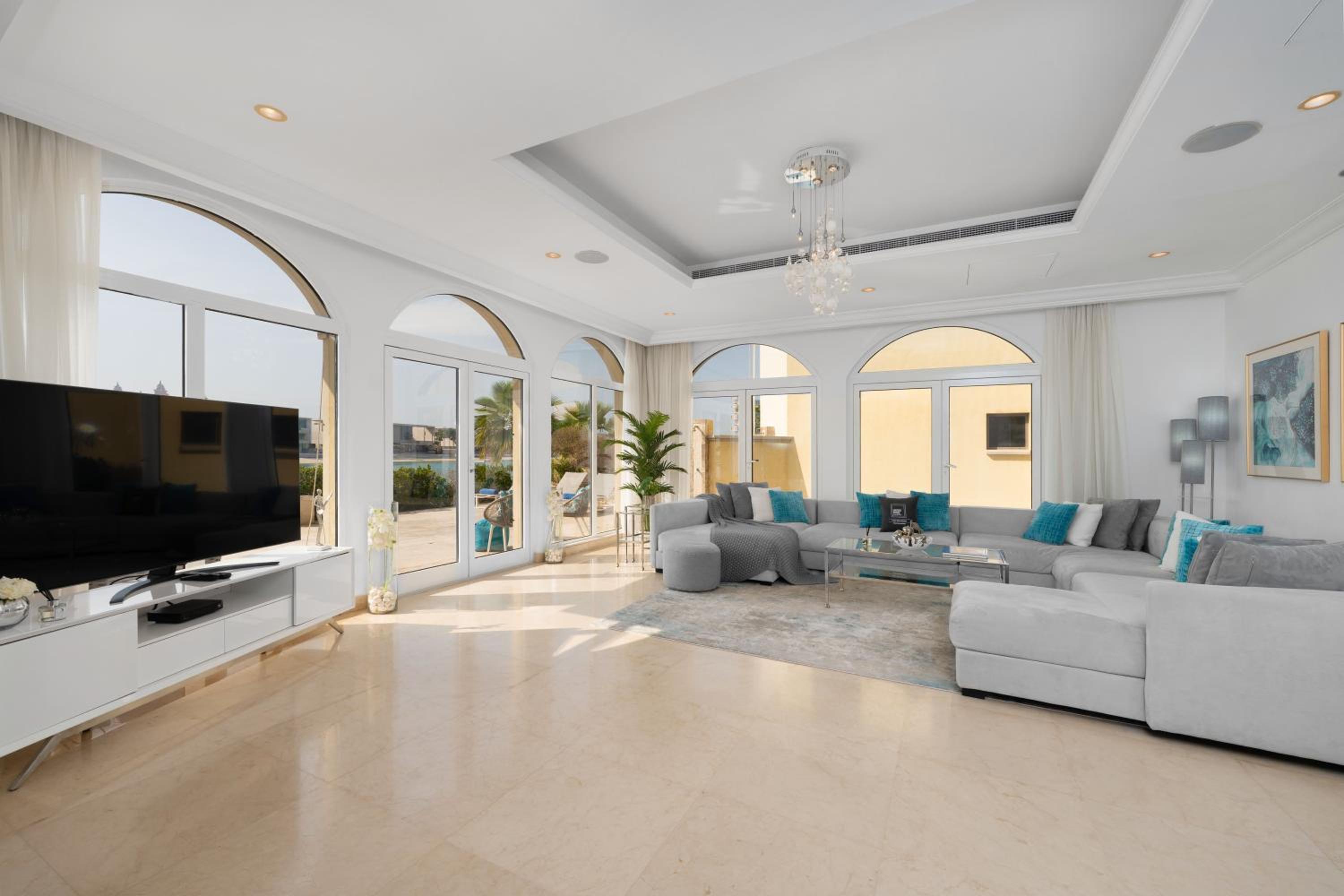 Maison Privee - Ultra-Luxury Villa with Private Pool & Beach on Palm