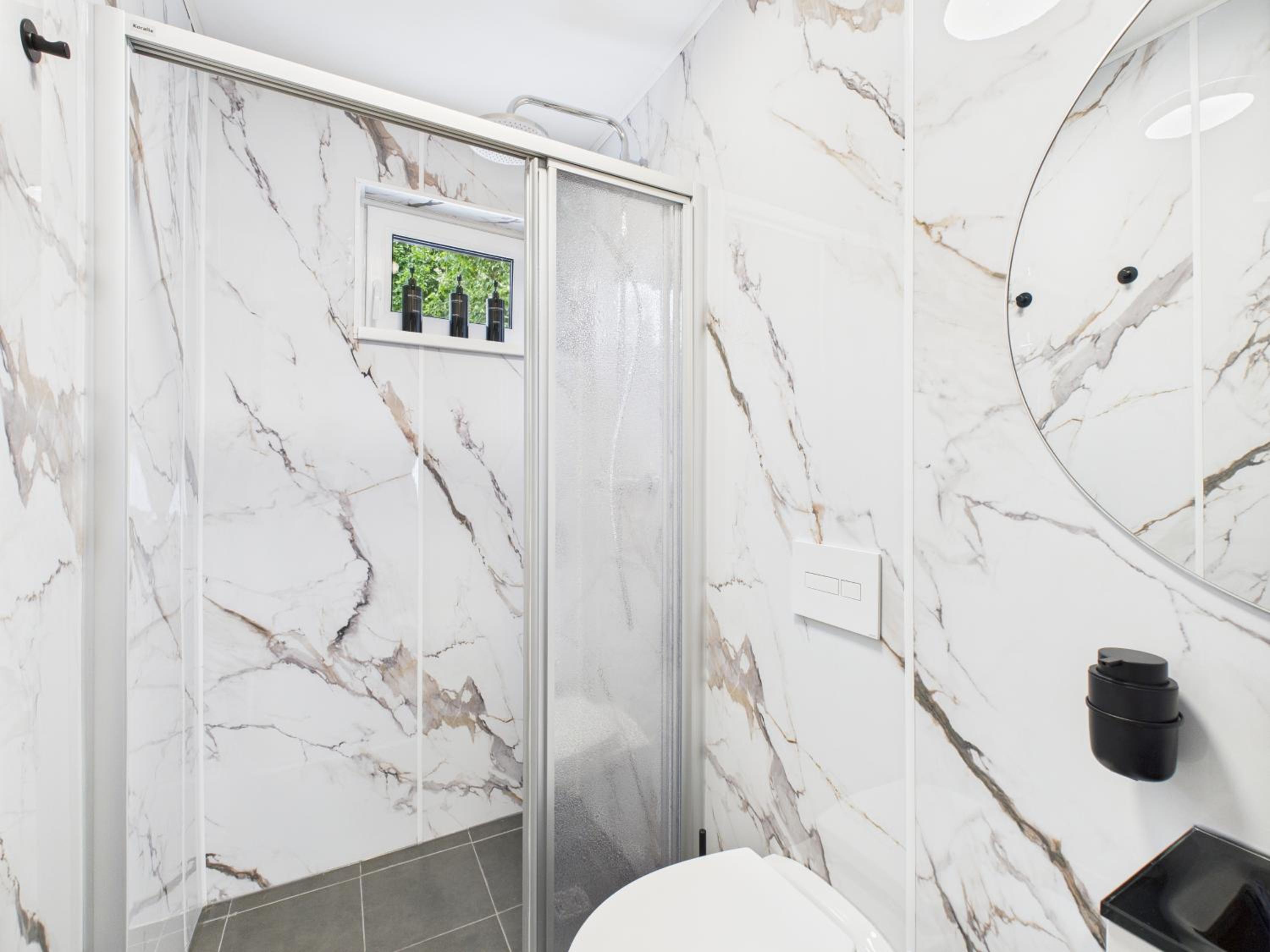 Loft and Living Private Spa am See mit Sauna und Whirlpool