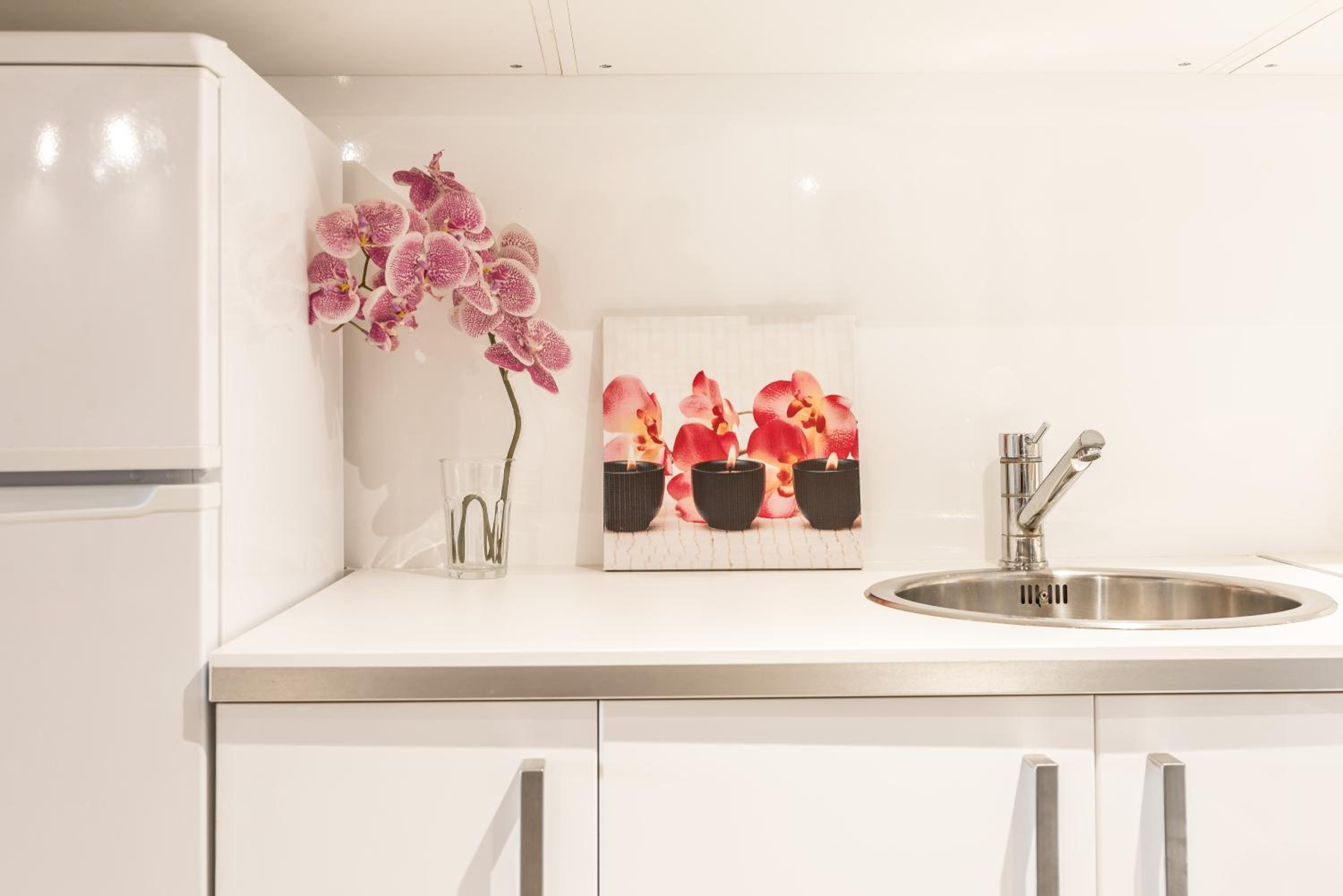 CITY CENTER TWO BEDROOMS APARTMENT, IN A 1870's FULL RENEWED BUILDING