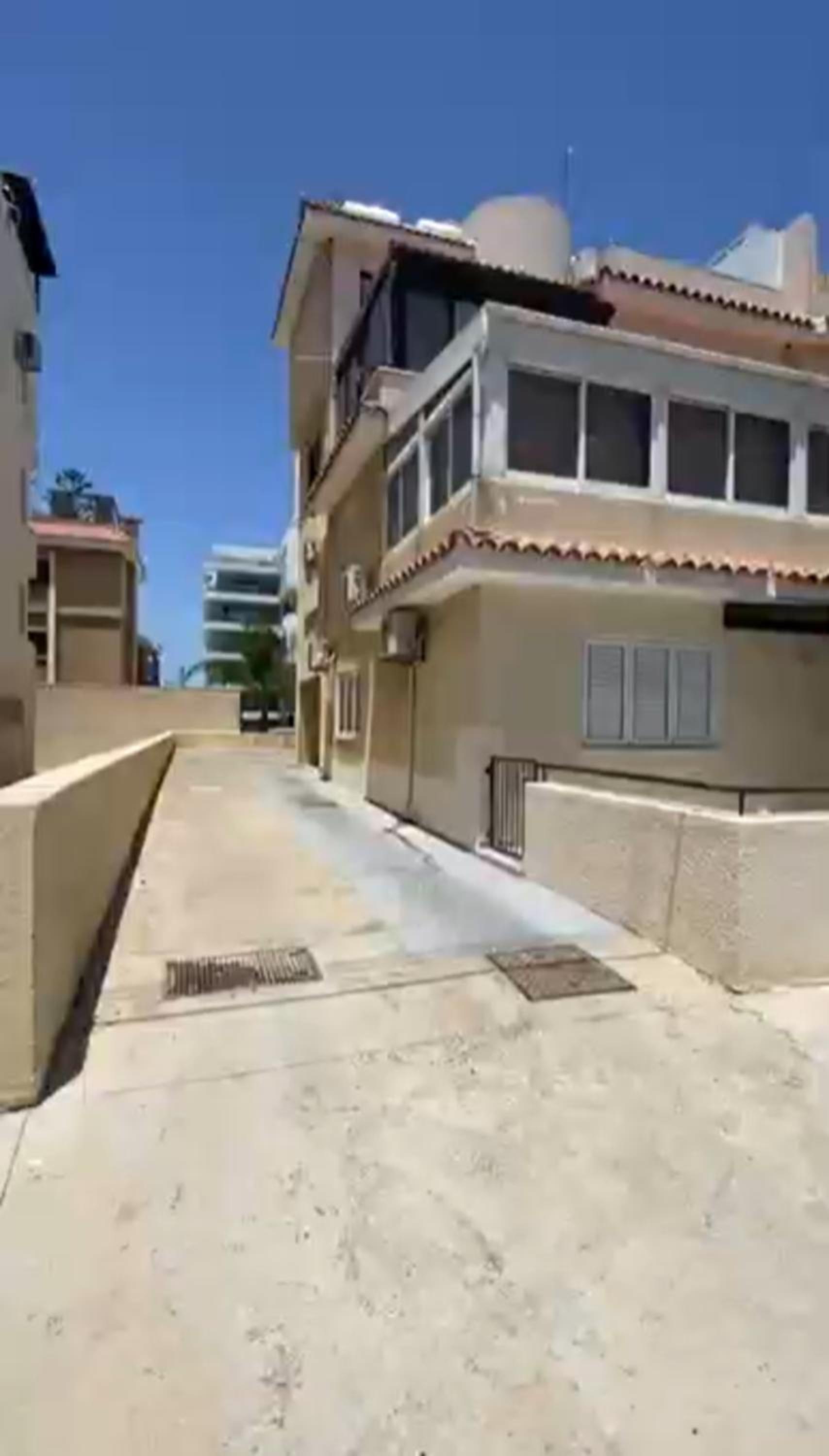 Makenzy Star 2bd duplex 300m from beach