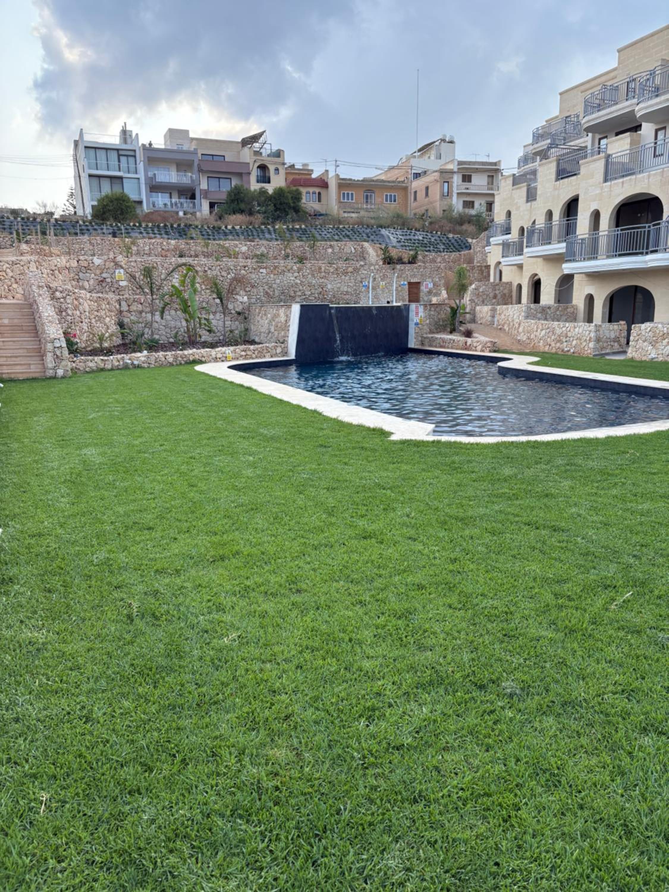 Luxury 3 Bed Apartment with Large Outdoor Pools and Gardens