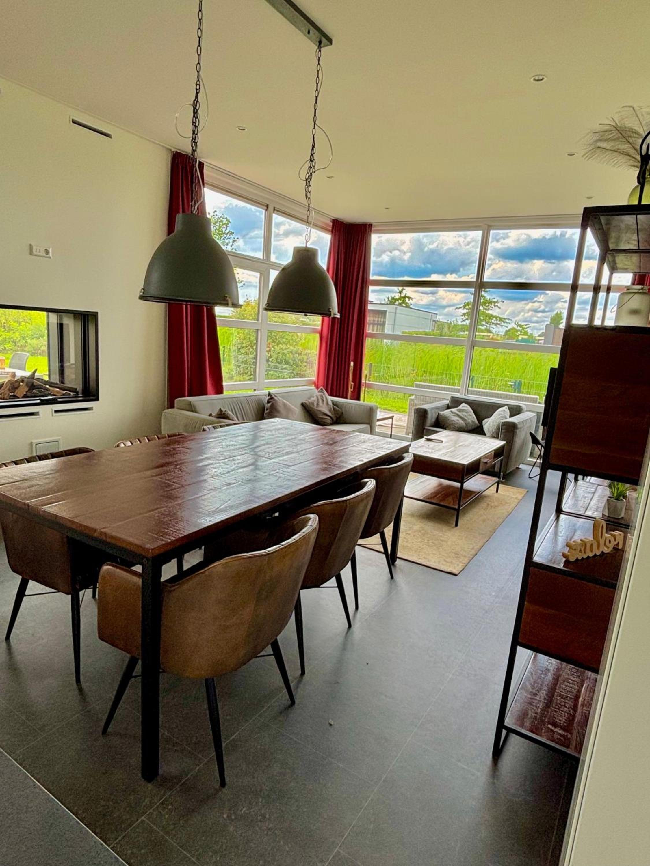 Marina Strandbad Chalet RiverLodge mit Zaun Haus Nr 94