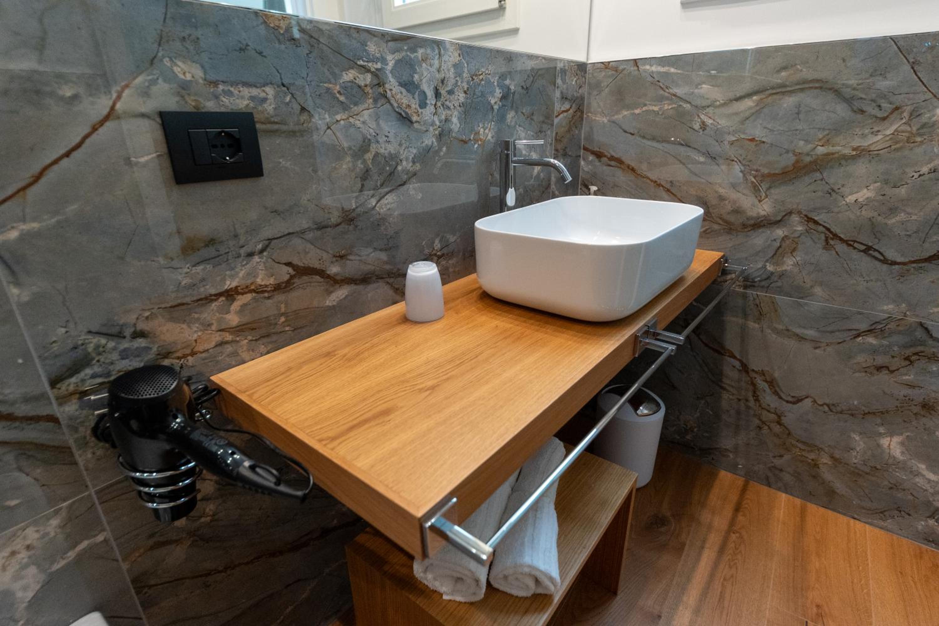 Suite Roccamare - Comfort d'Epoca e Vista da Sogno nel Cuore di Cefalù by CEFALU BIZ