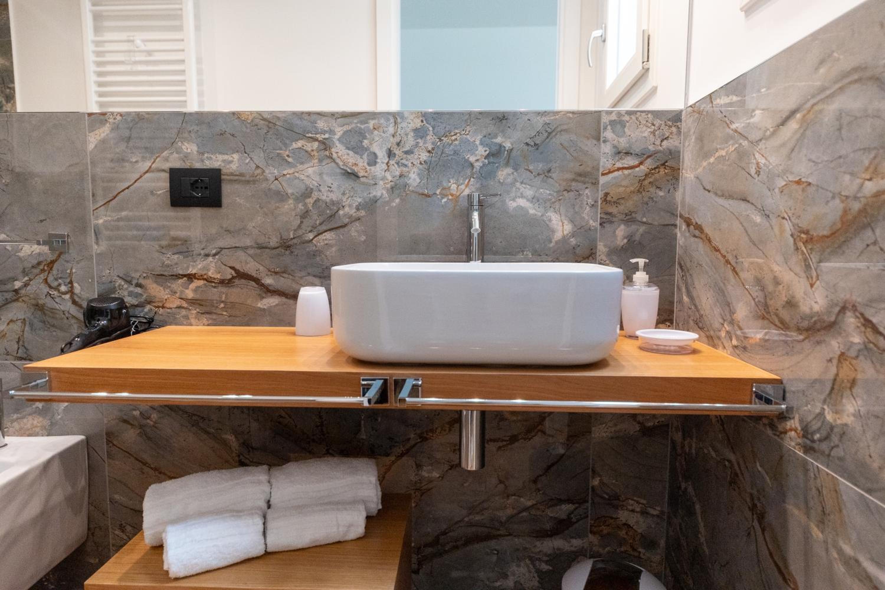 Suite Roccamare - Comfort d'Epoca e Vista da Sogno nel Cuore di Cefalù by CEFALU BIZ