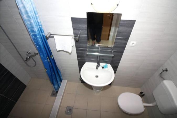 Photo 9