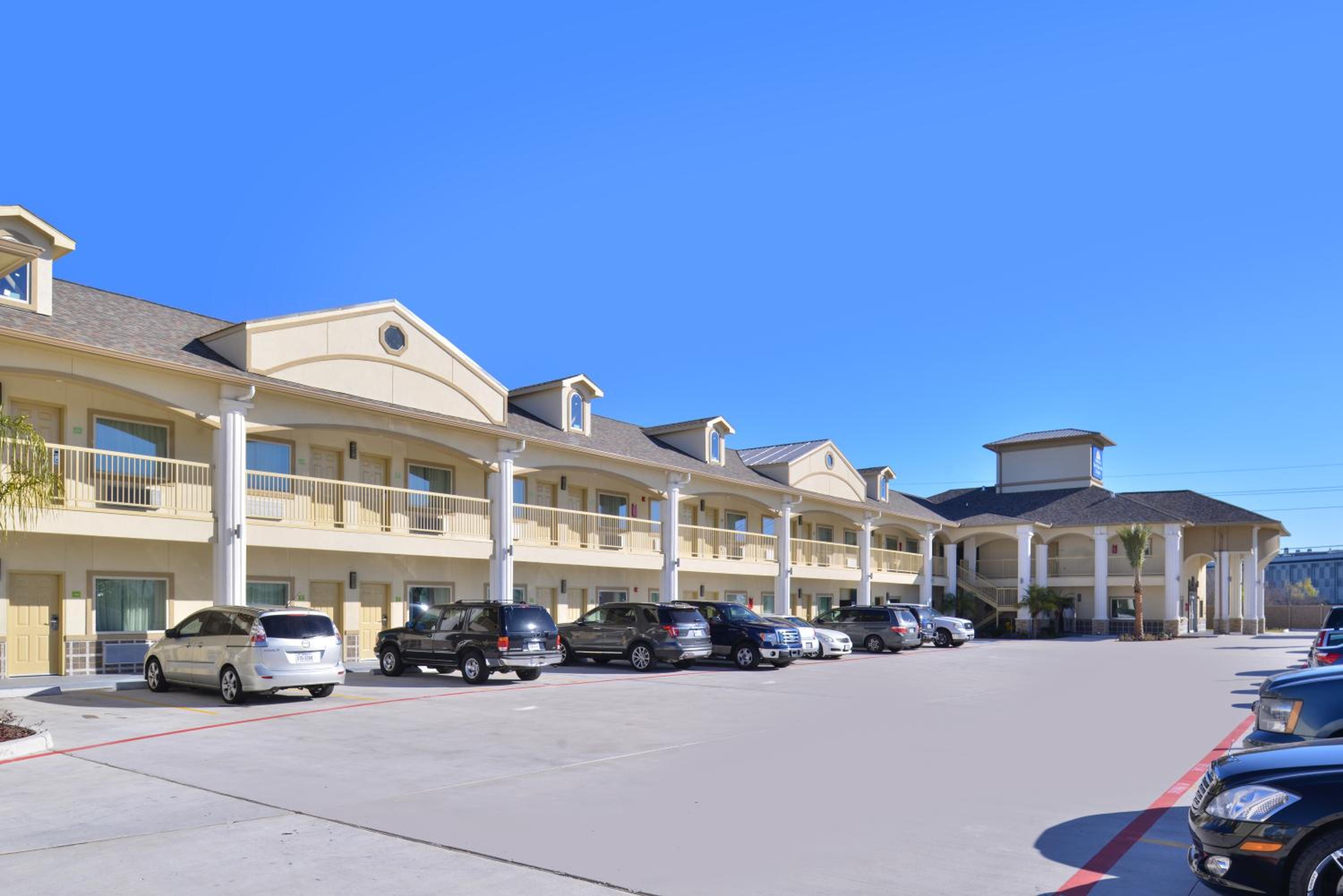 Americas Best Value Inn & Suites - Houston/Hwy 6 & Westpark