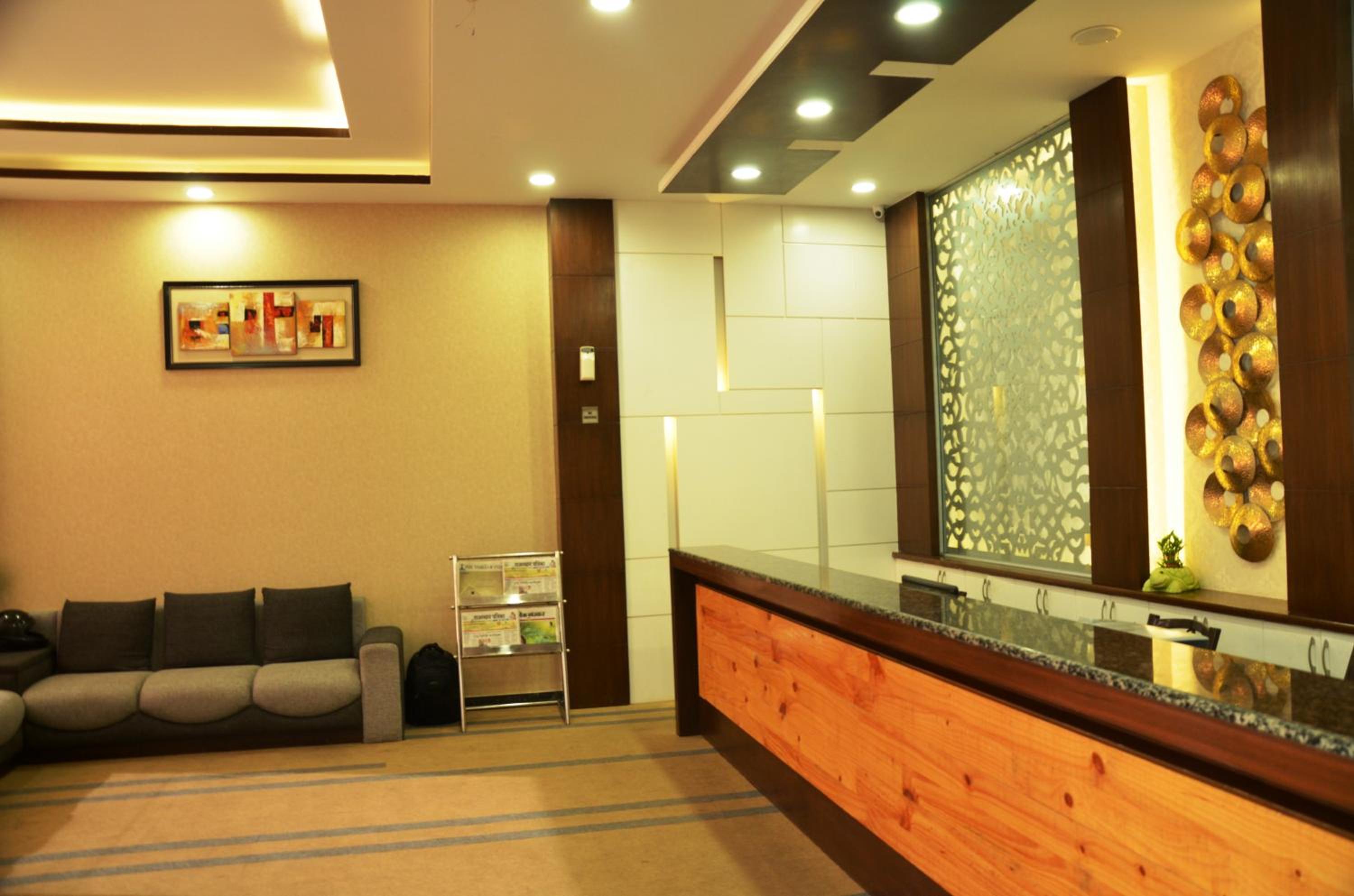 Lobby & Reception