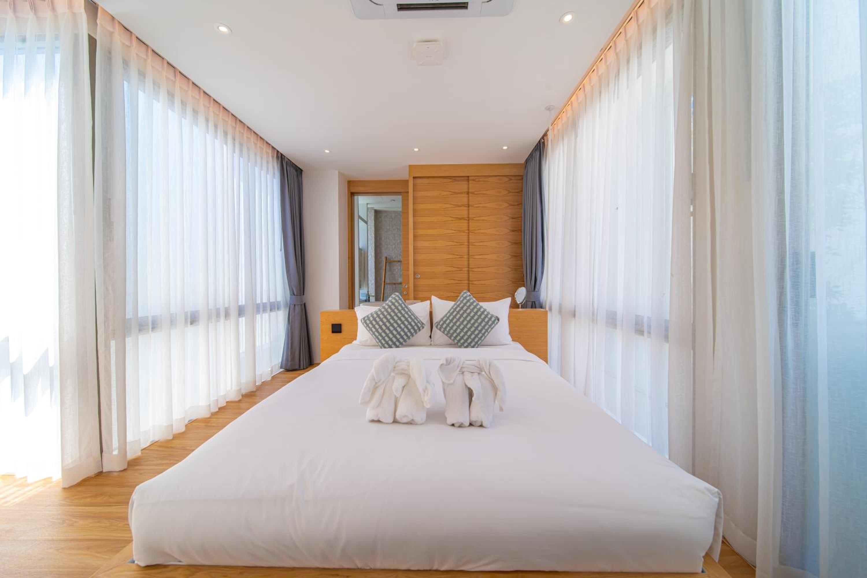 Tropical 3BR Villa with Private Pool Residence Villa by Warm Plus