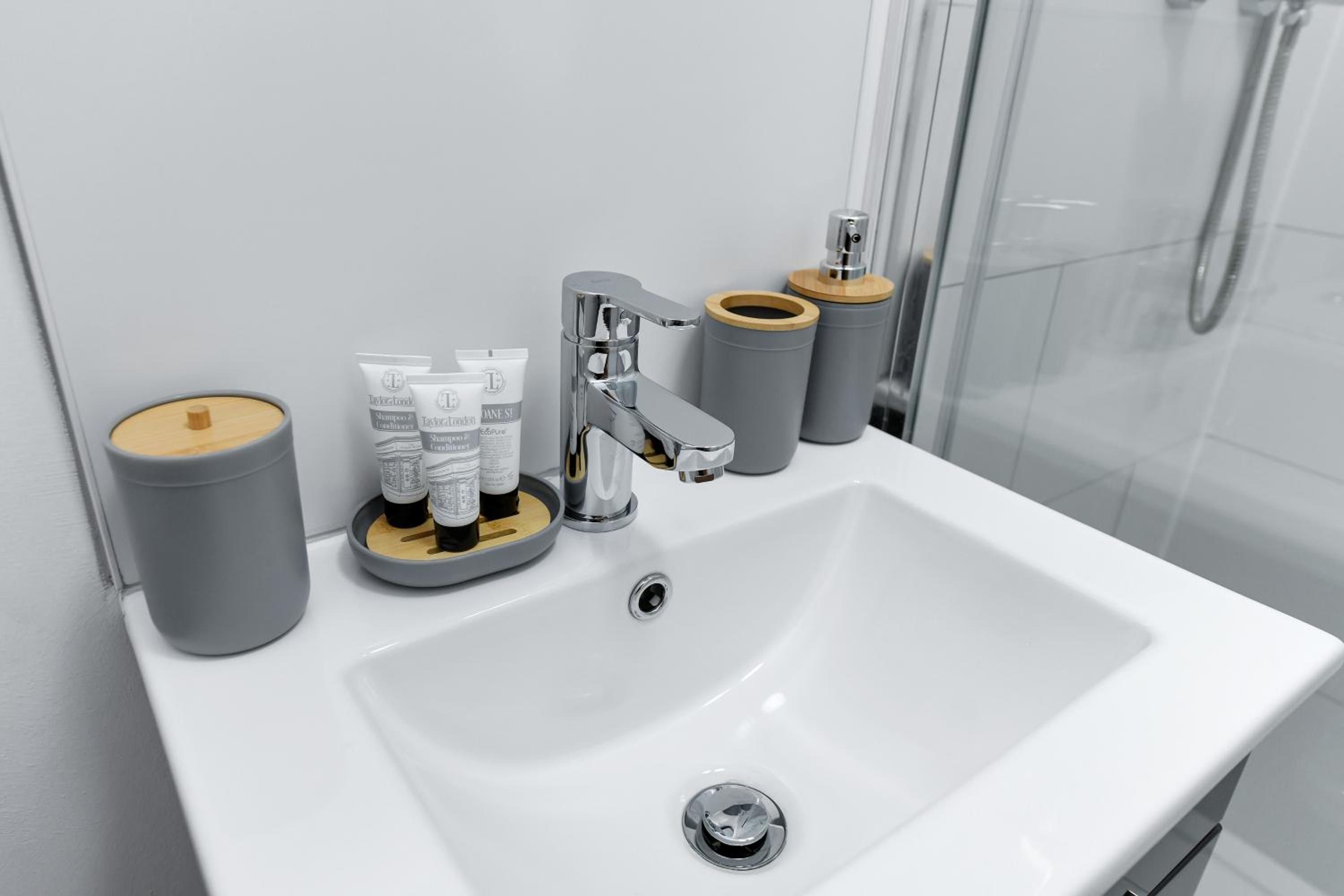 Matlock Town Centre Flat Near Transport Links
