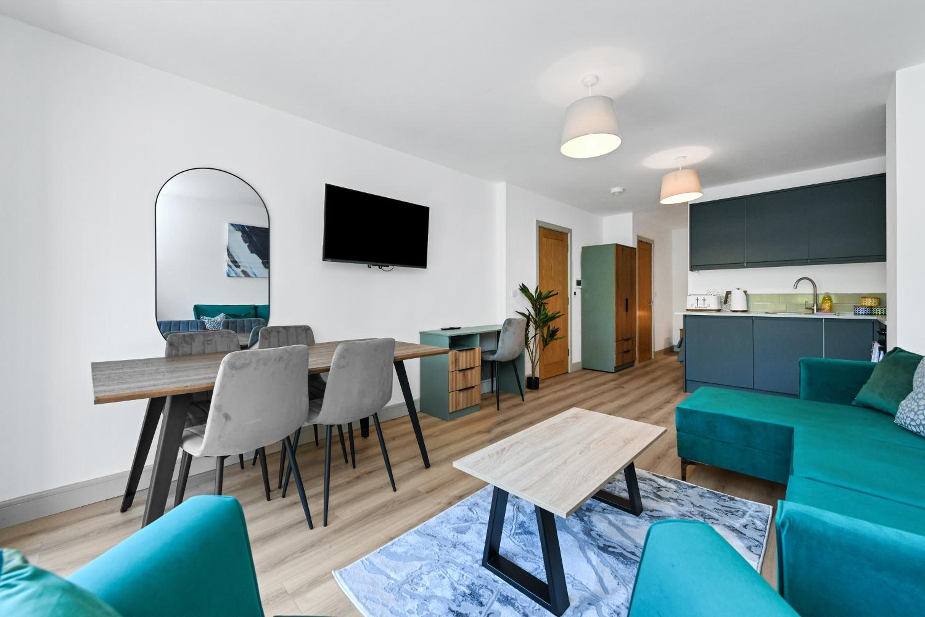 Matlock Town Centre Flat Near Transport Links