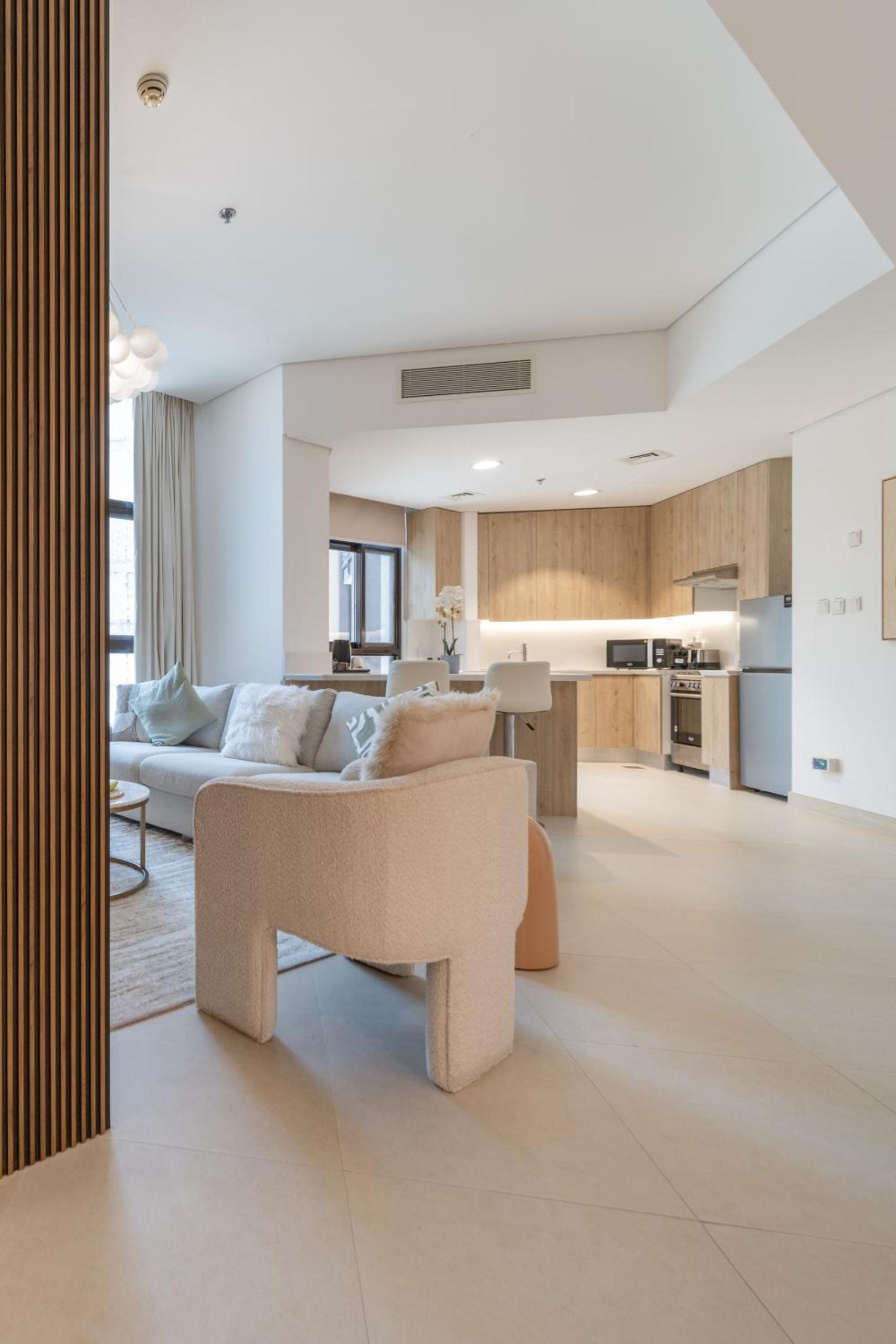 EDEN'S Homes & Villas - Iris Amber
