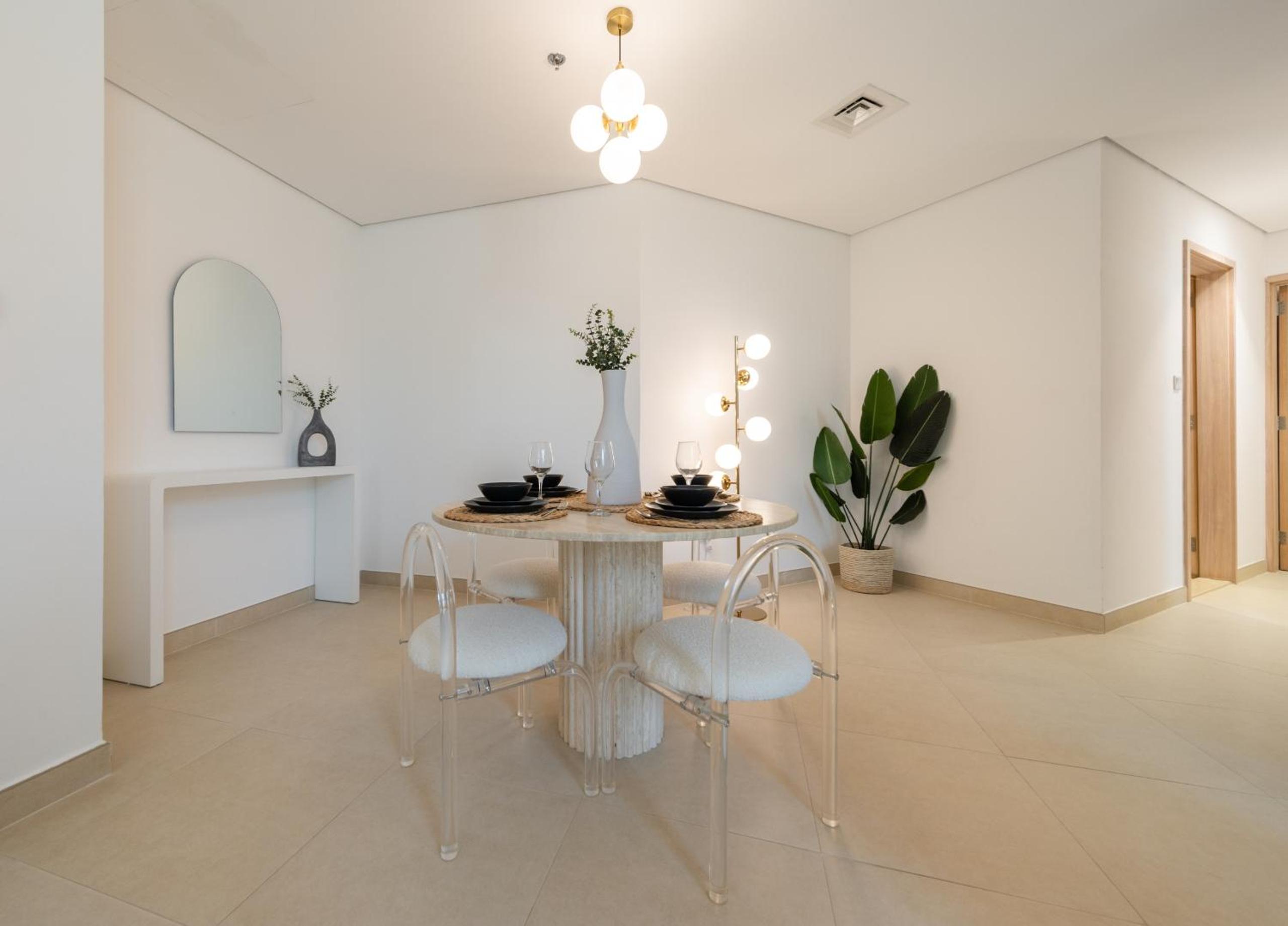 EDEN'S Homes & Villas - Iris Amber