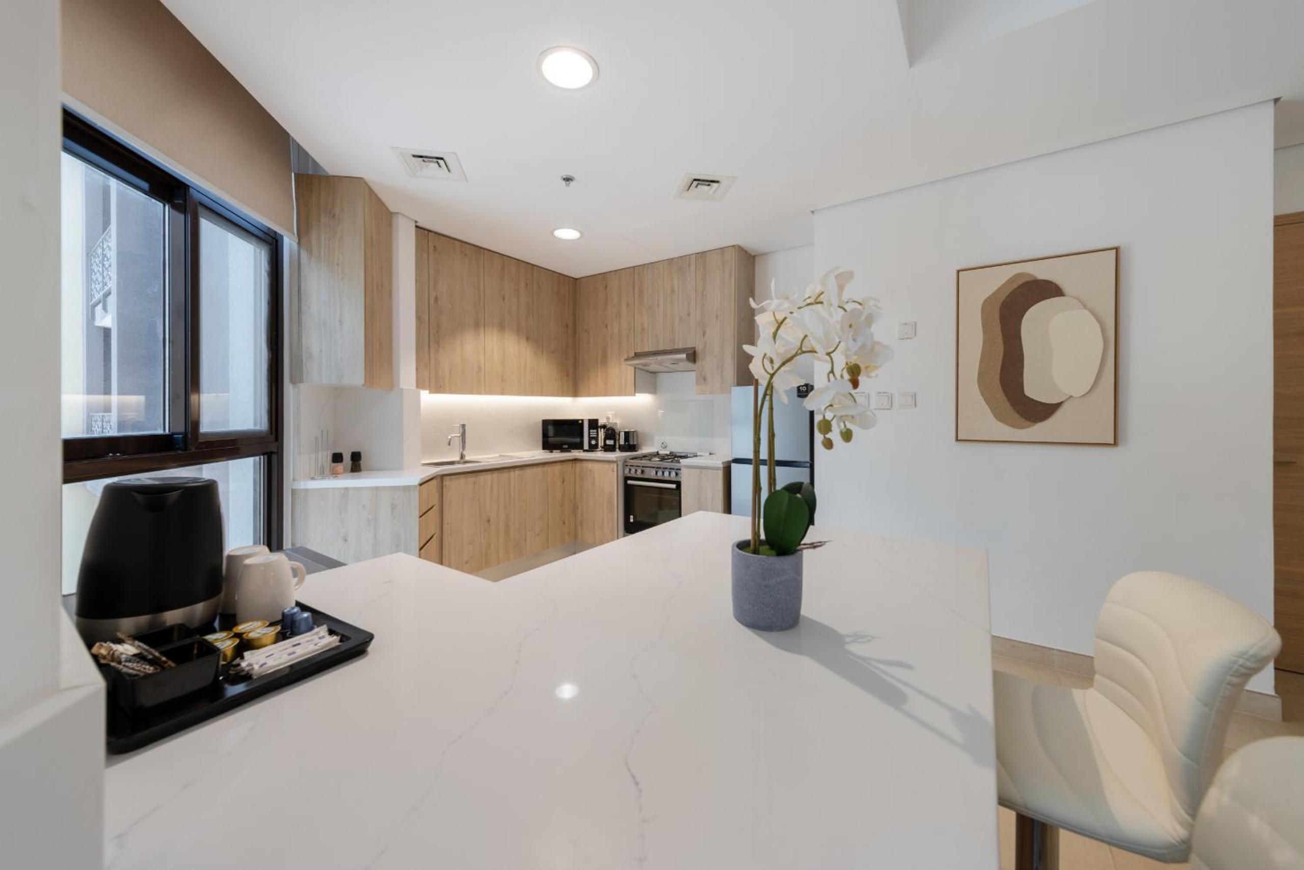 EDEN'S Homes & Villas - Iris Amber