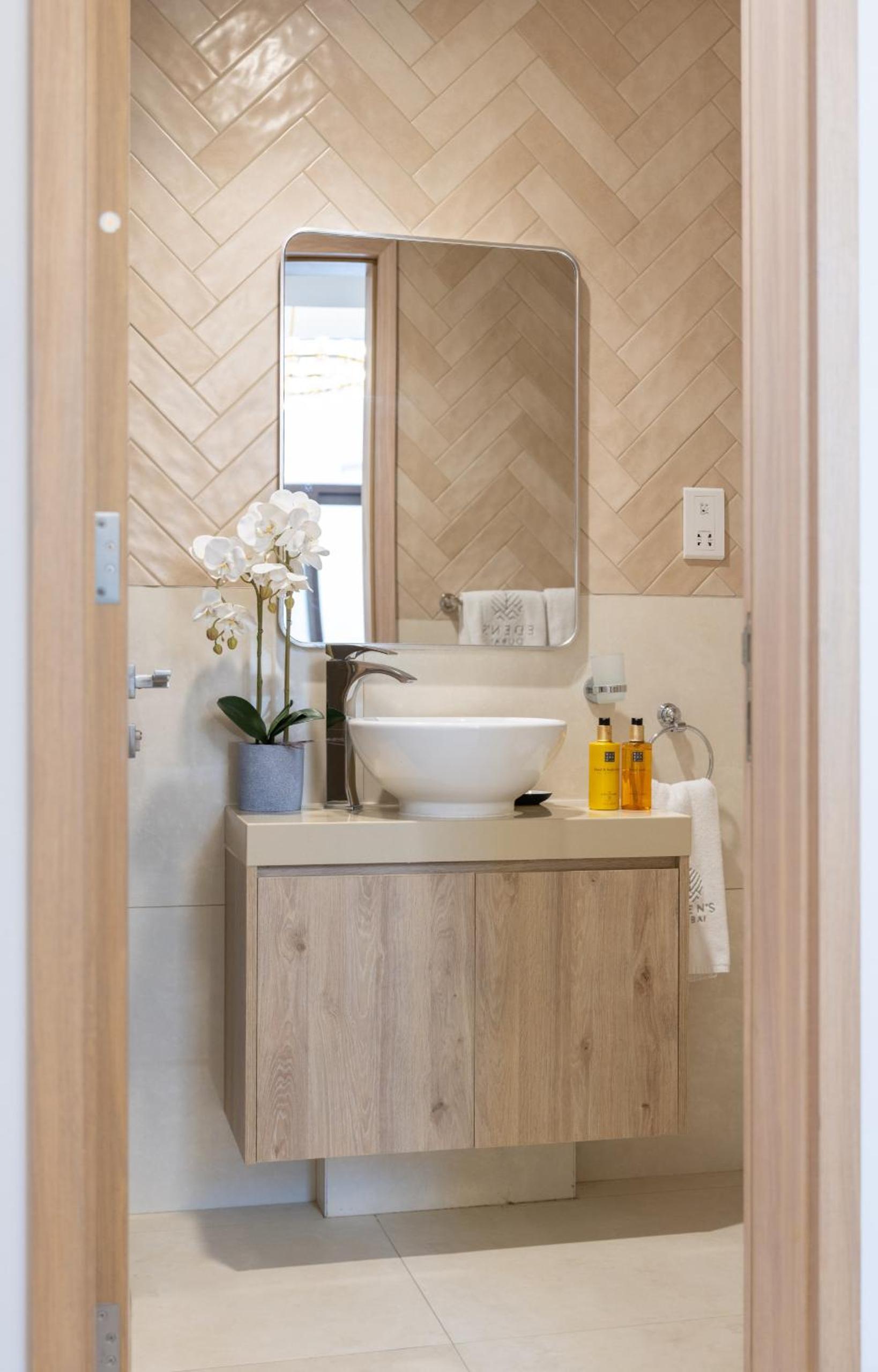EDEN'S Homes & Villas - Iris Amber