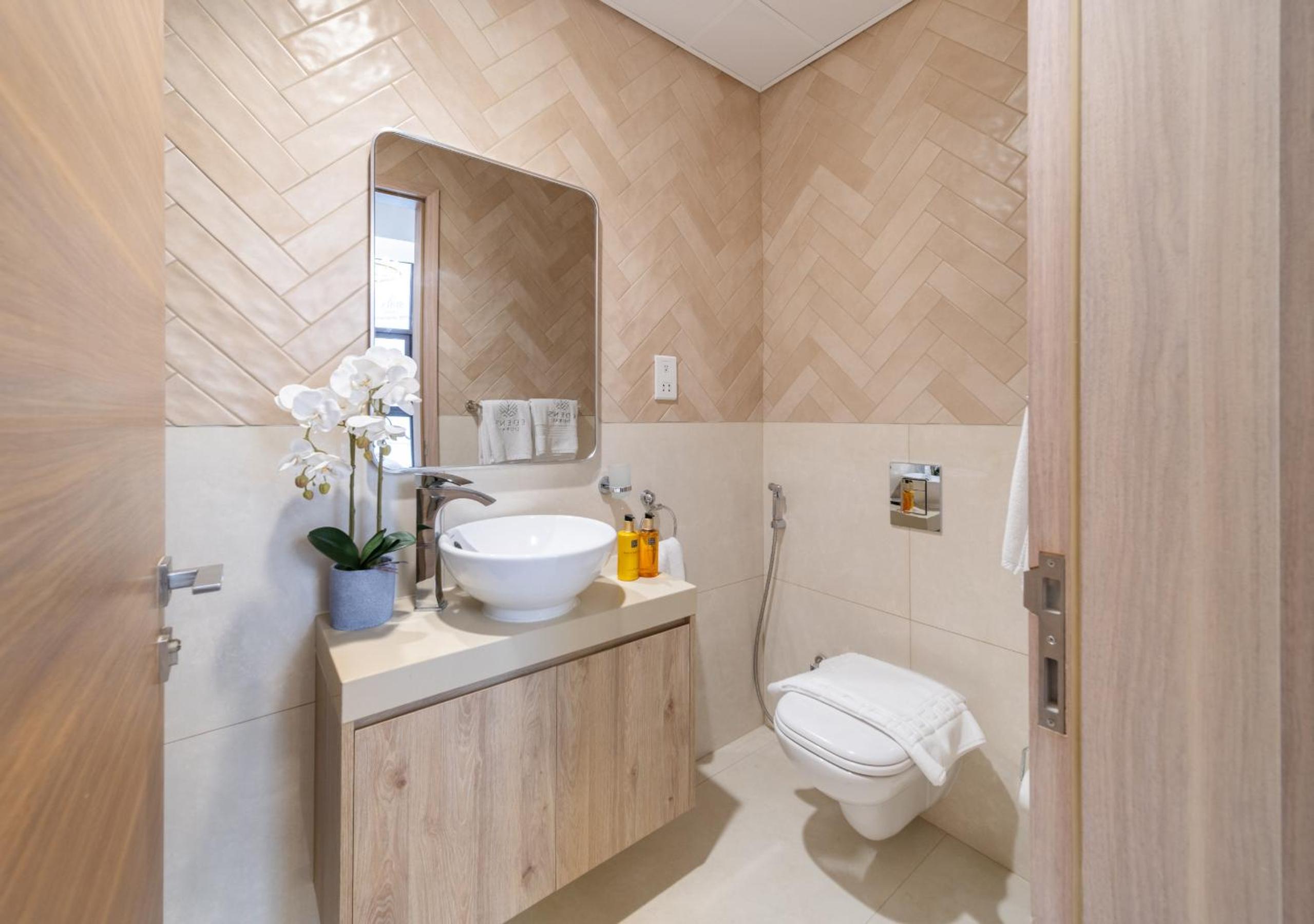 EDEN'S Homes & Villas - Iris Amber