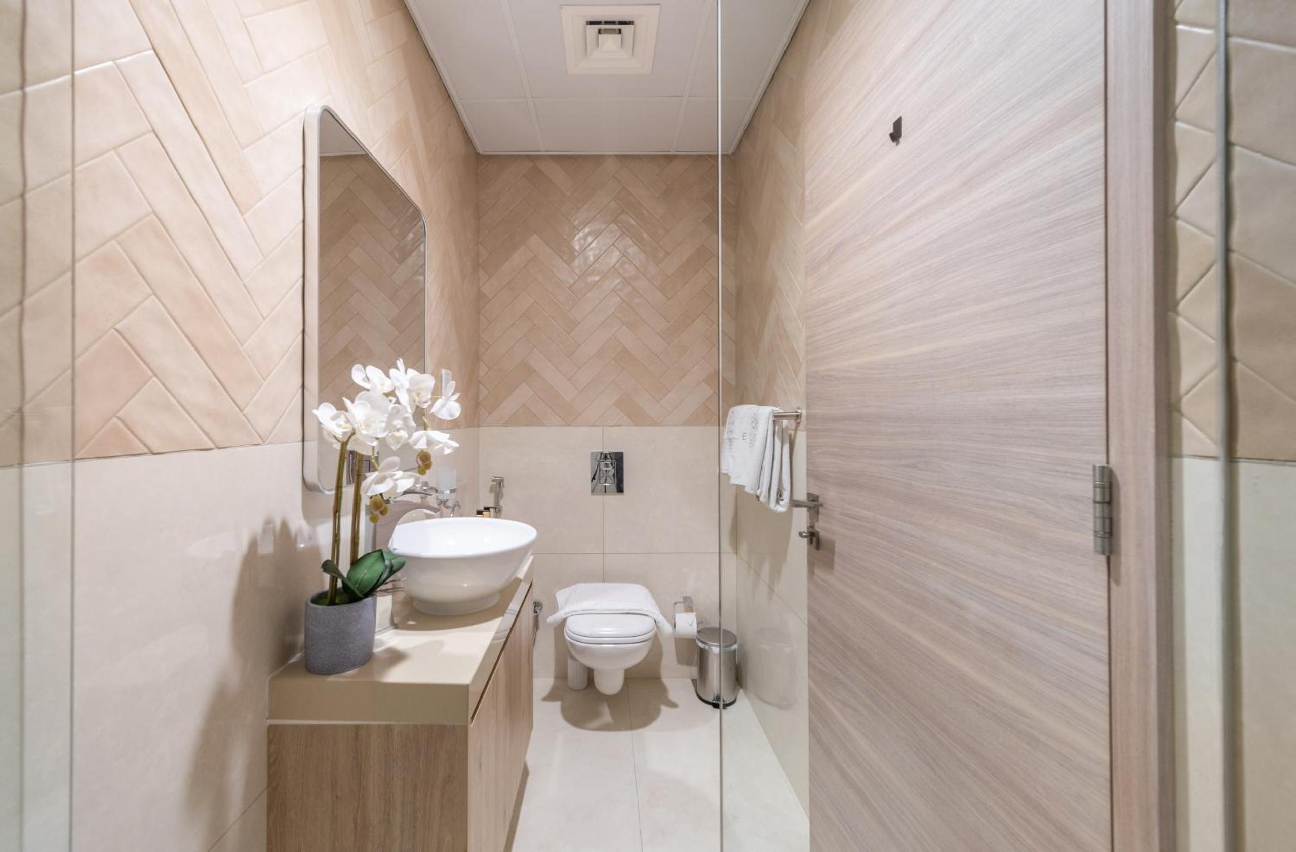 EDEN'S Homes & Villas - Iris Amber