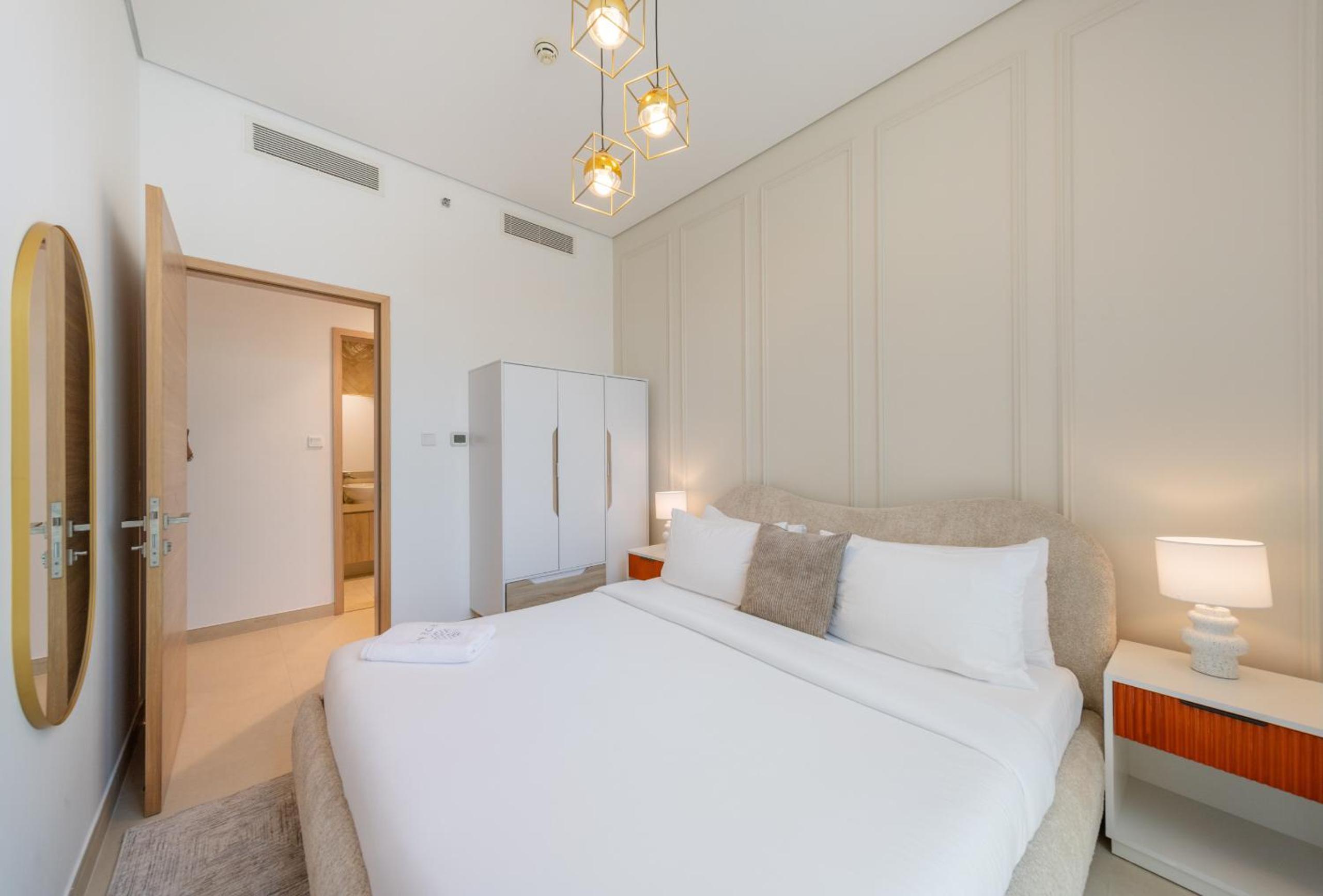 EDEN'S Homes & Villas - Iris Amber