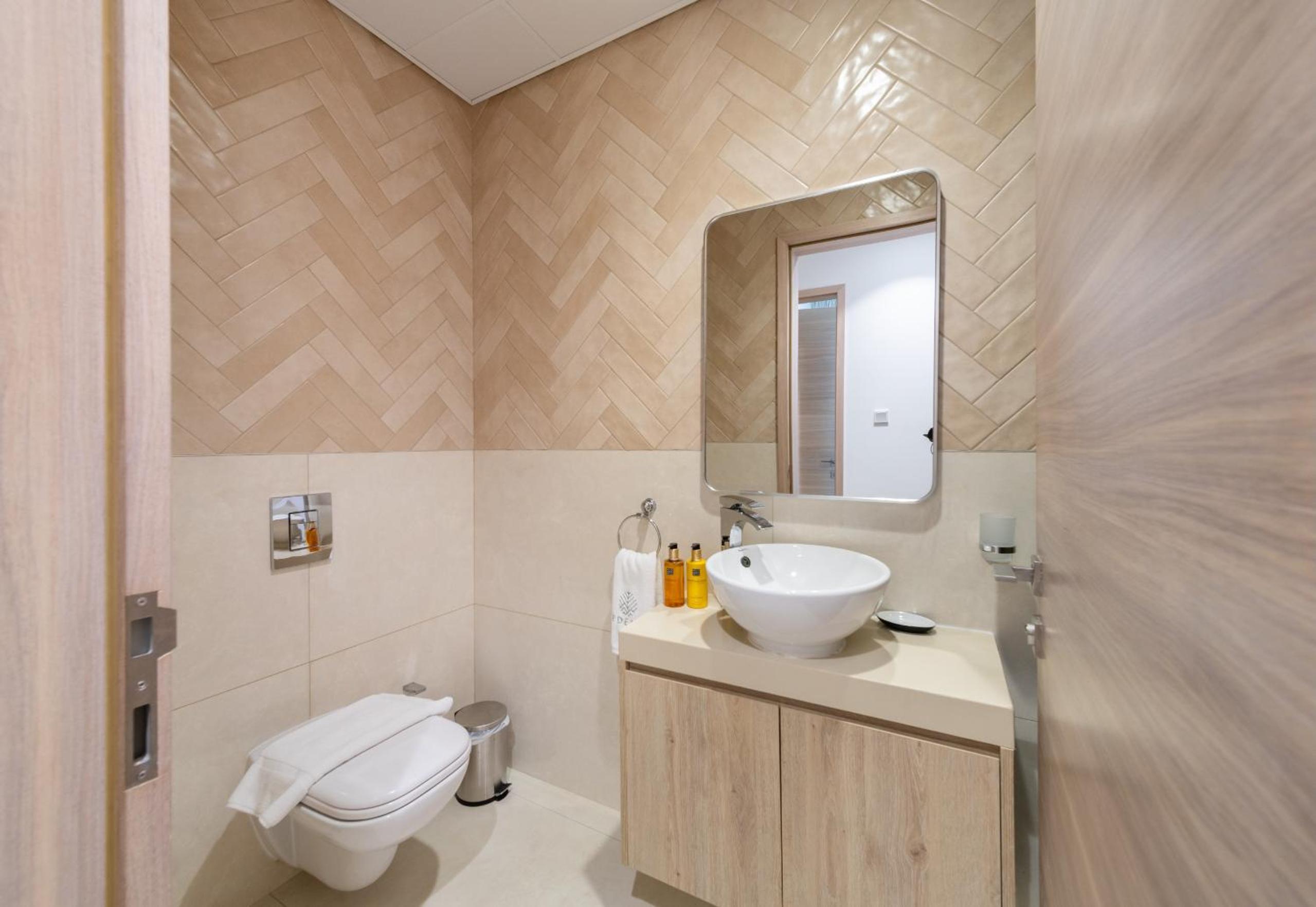 EDEN'S Homes & Villas - Iris Amber